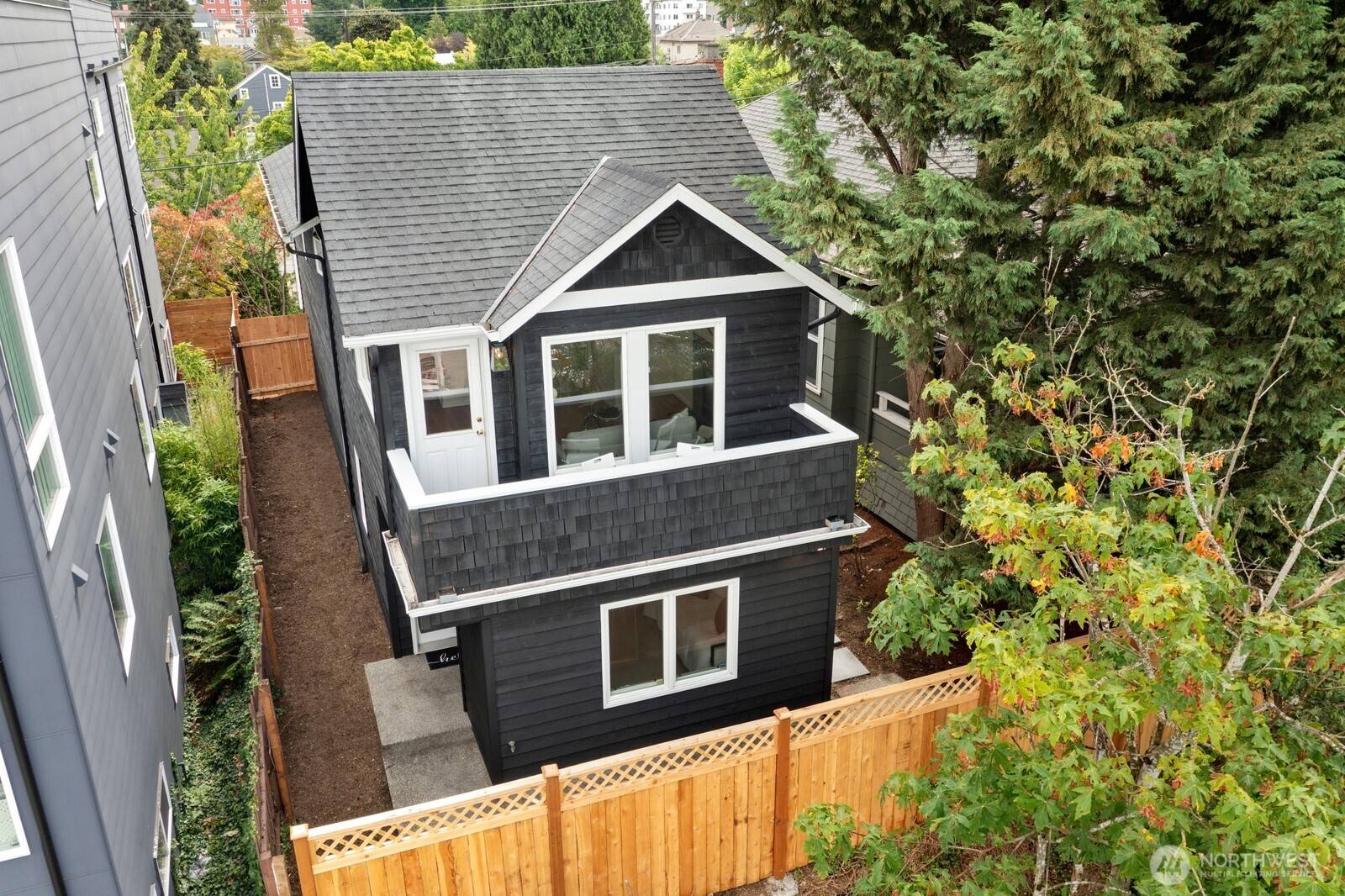 Seattle, WA 98105,5708 Roosevelt WAY NE