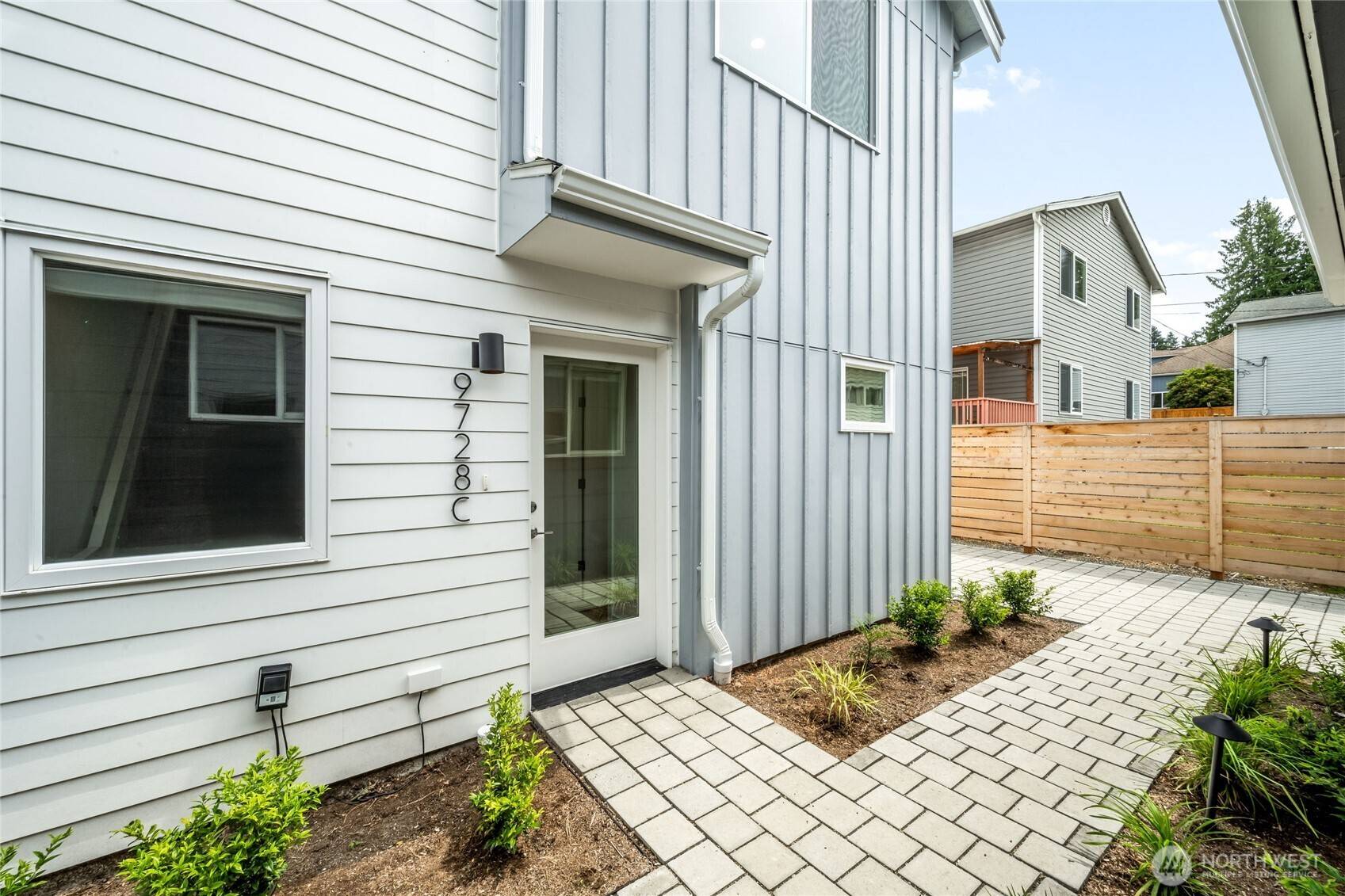 Seattle, WA 98118,9728 57th AVE S #C