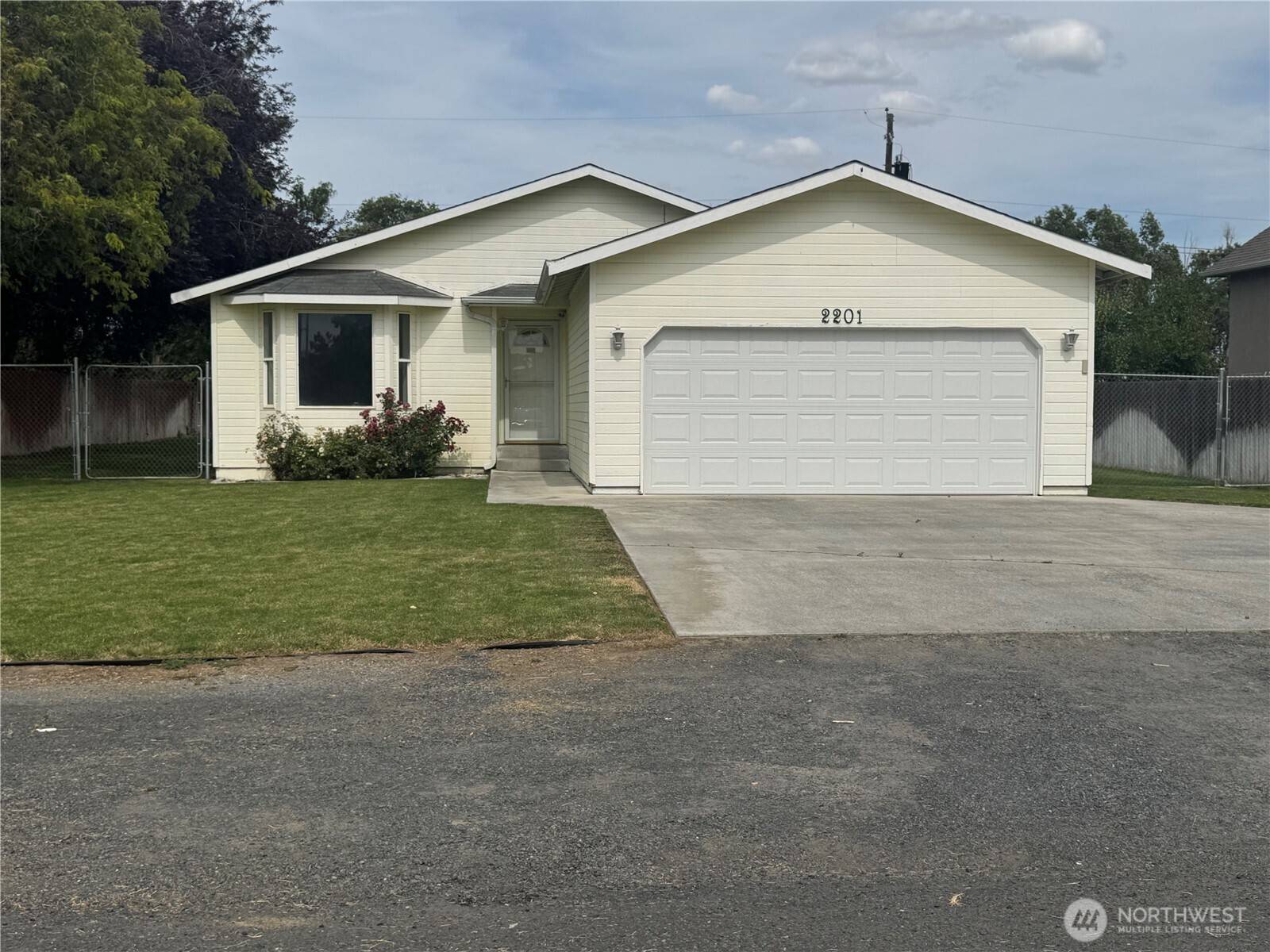 Moses Lake, WA 98837,2201 Elgin RD NE