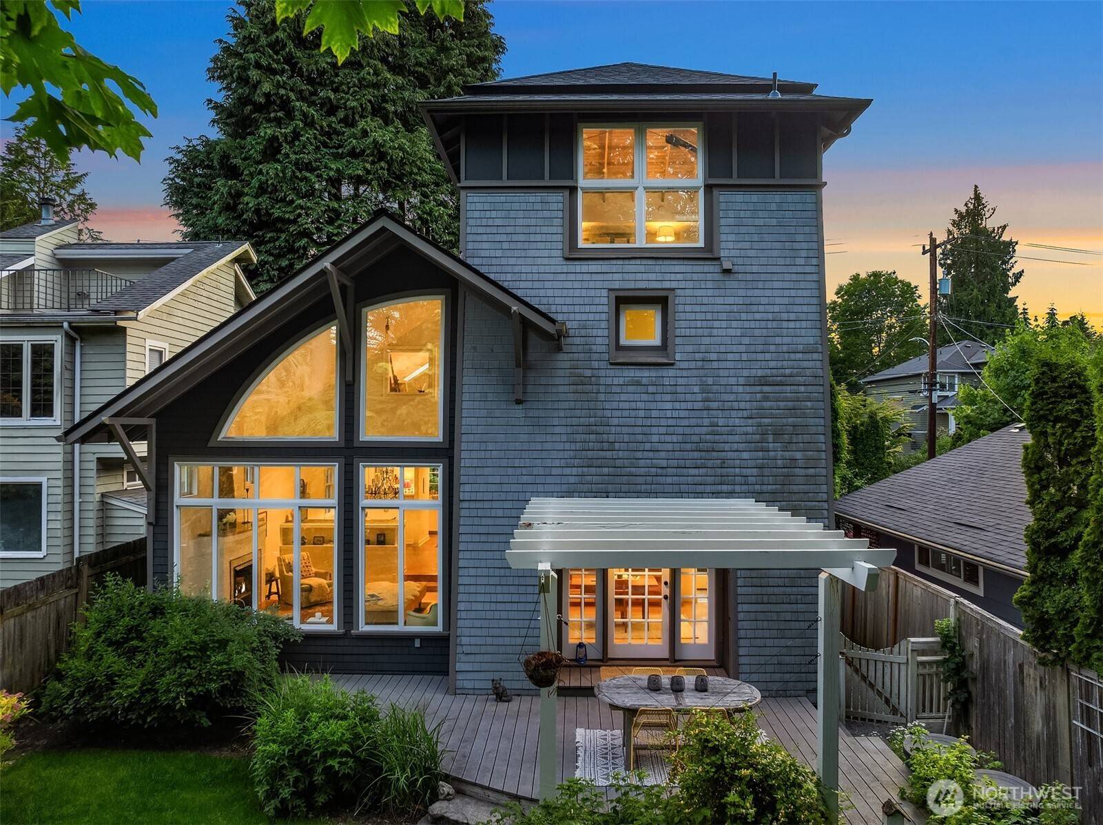 Seattle, WA 98199,4512 35th AVE W