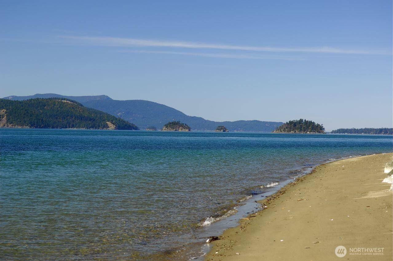 Anacortes, WA 98221,4380 Salmon Run RD