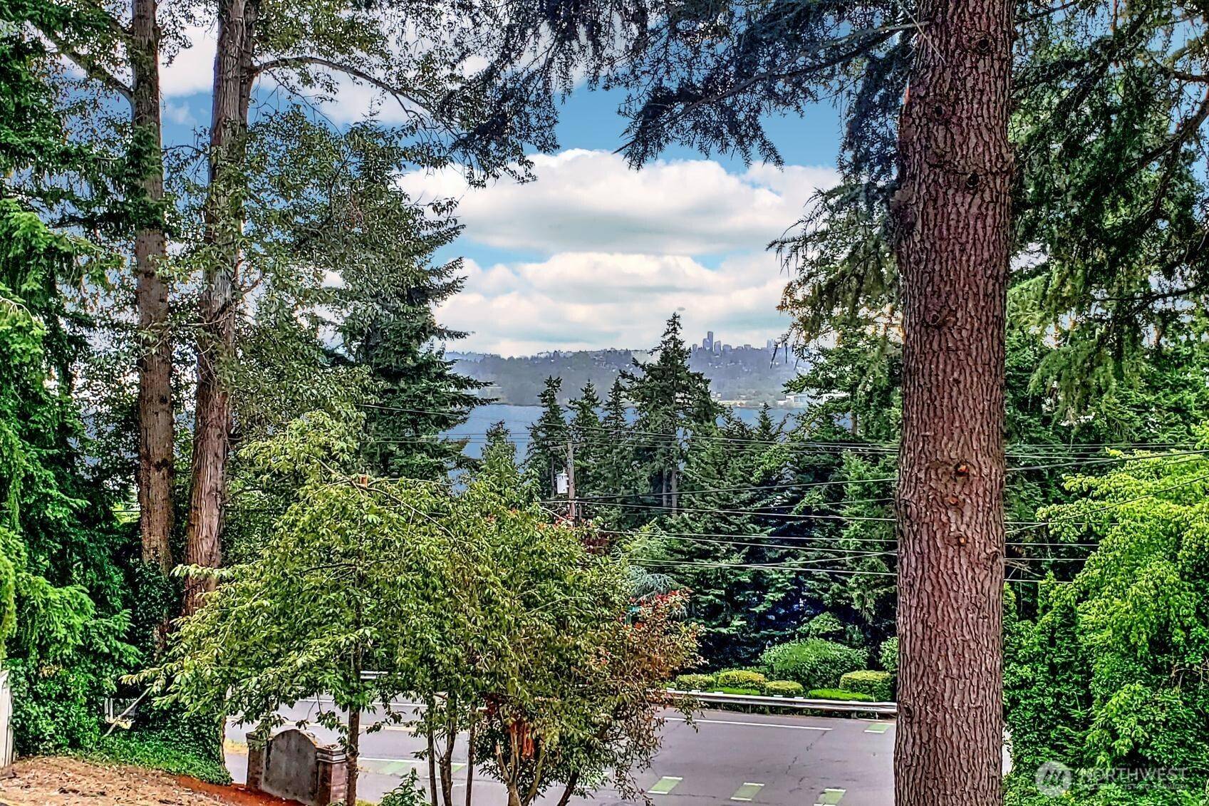 Kirkland, WA 98034,11214 80th AVE NE
