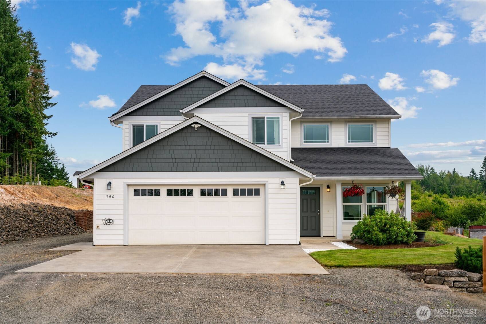 Castle Rock, WA 98611,306 Van Horn RD