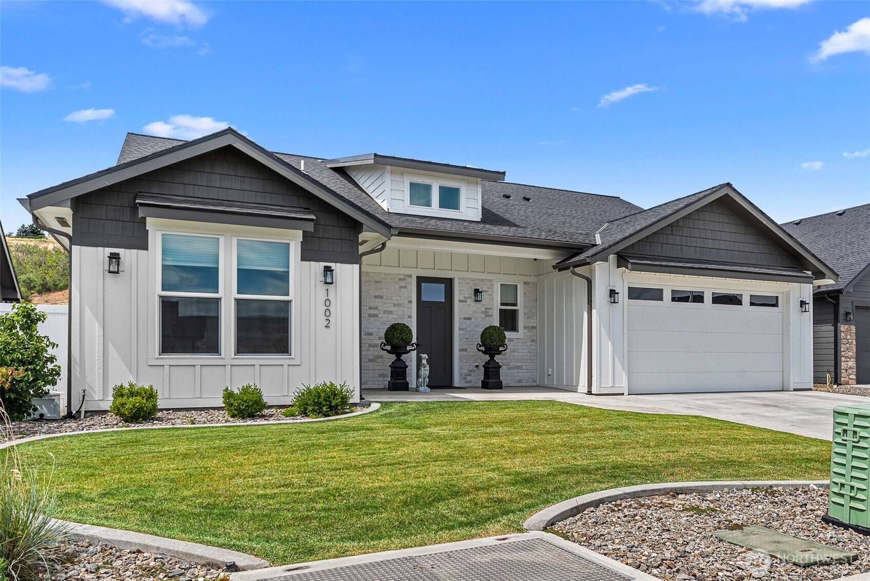 Wenatchee, WA 98801,1002 Racine Springs