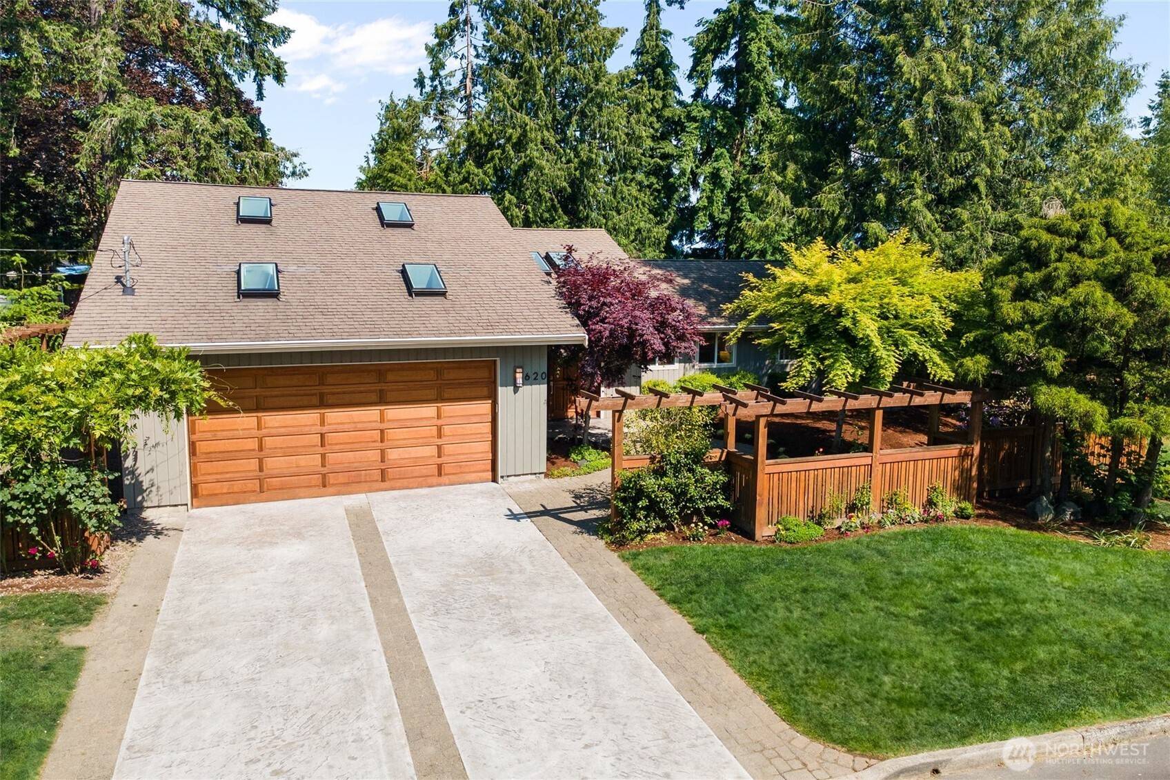 Bellevue, WA 98008,620 167th AVE NE