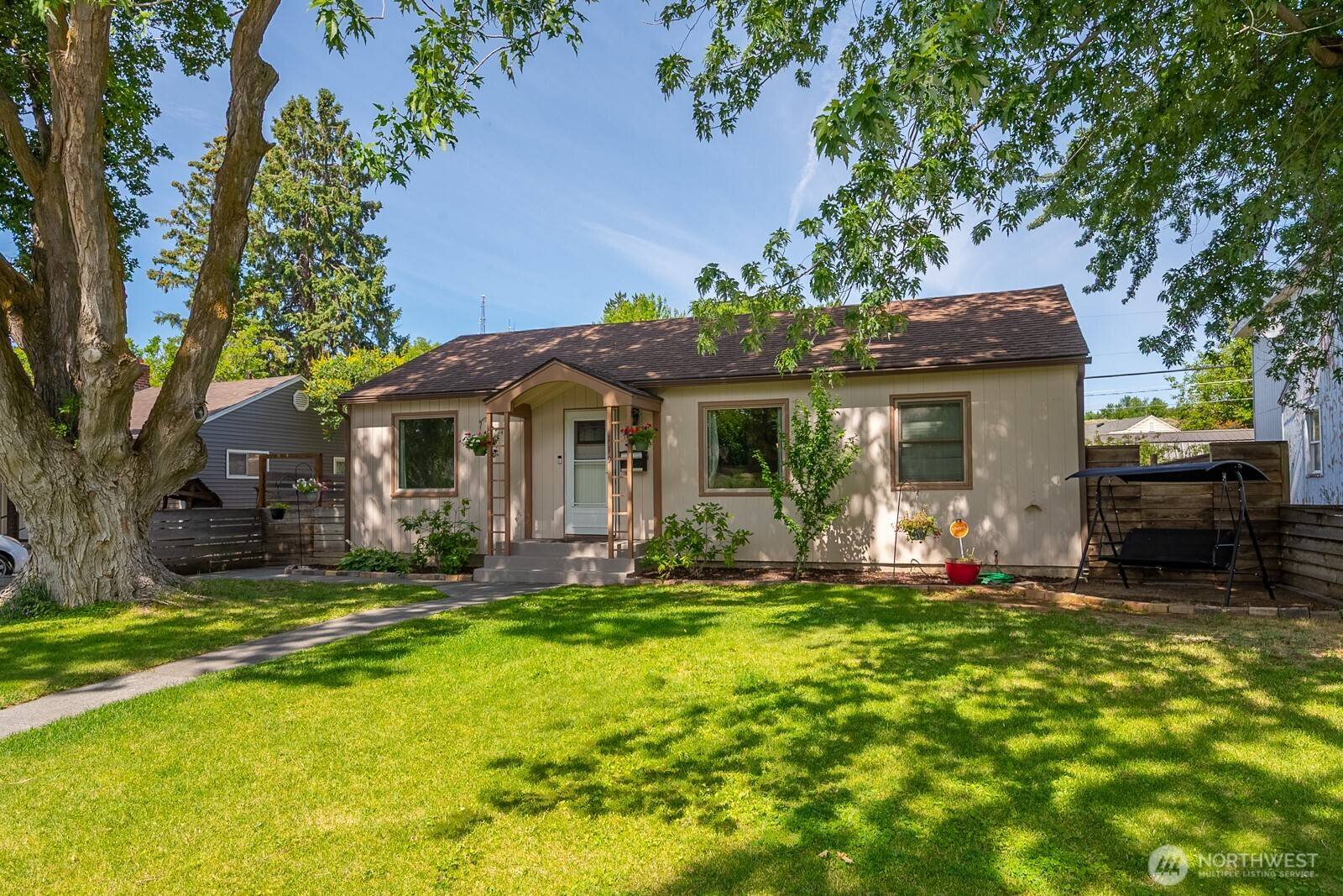 Ephrata, WA 98823,119 SW F St