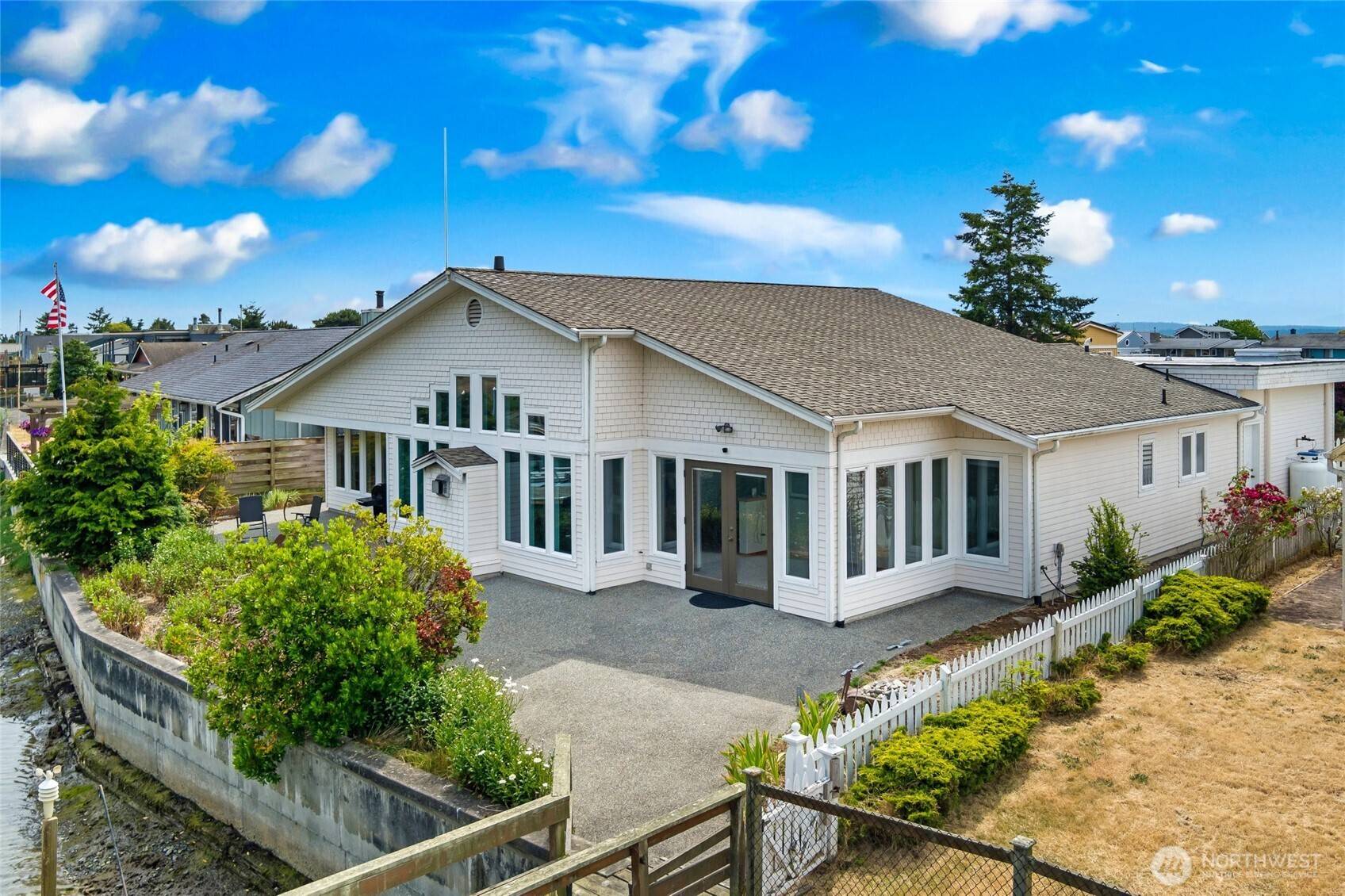 Greenbank, WA 98253,3675 Steelhead DR