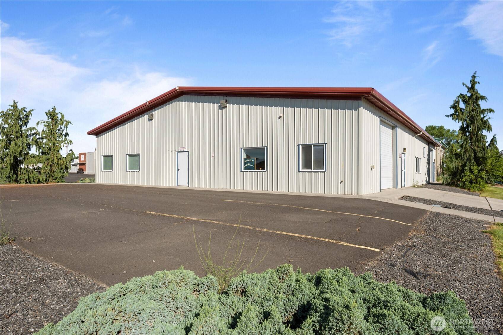 Moses Lake, WA 98837,720 E 3rd AVE