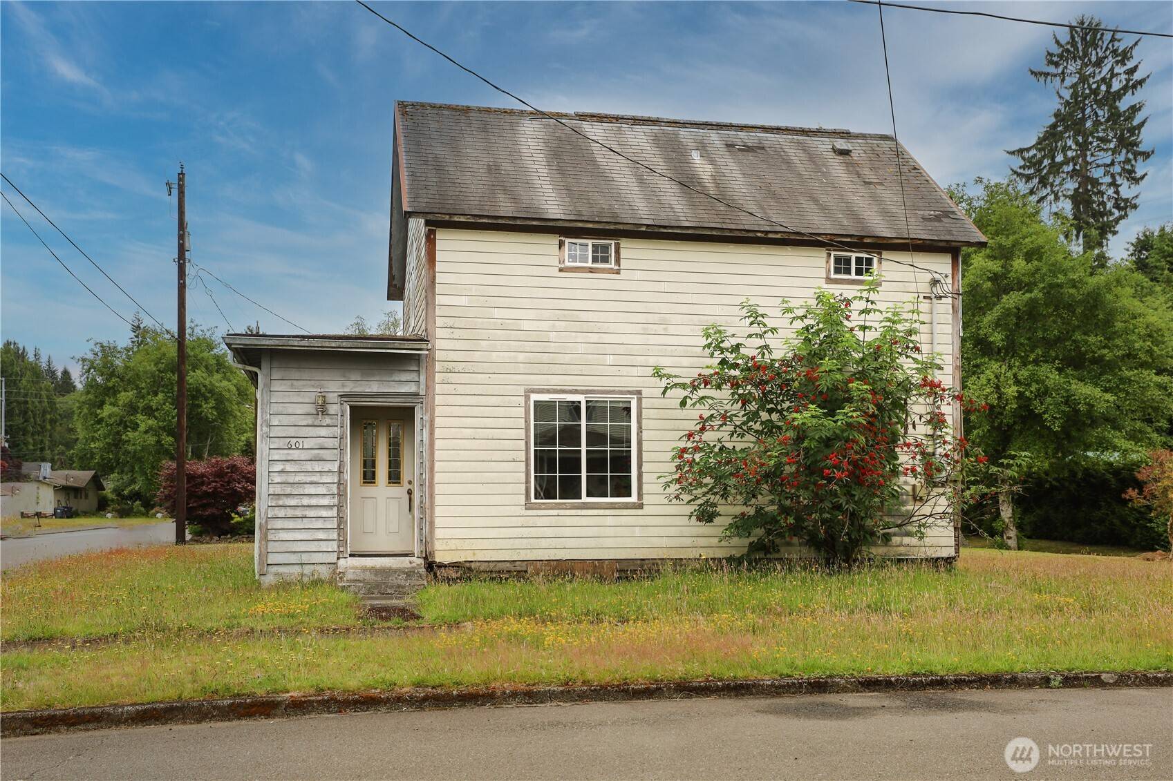 Cosmopolis, WA 98537,601 E ST