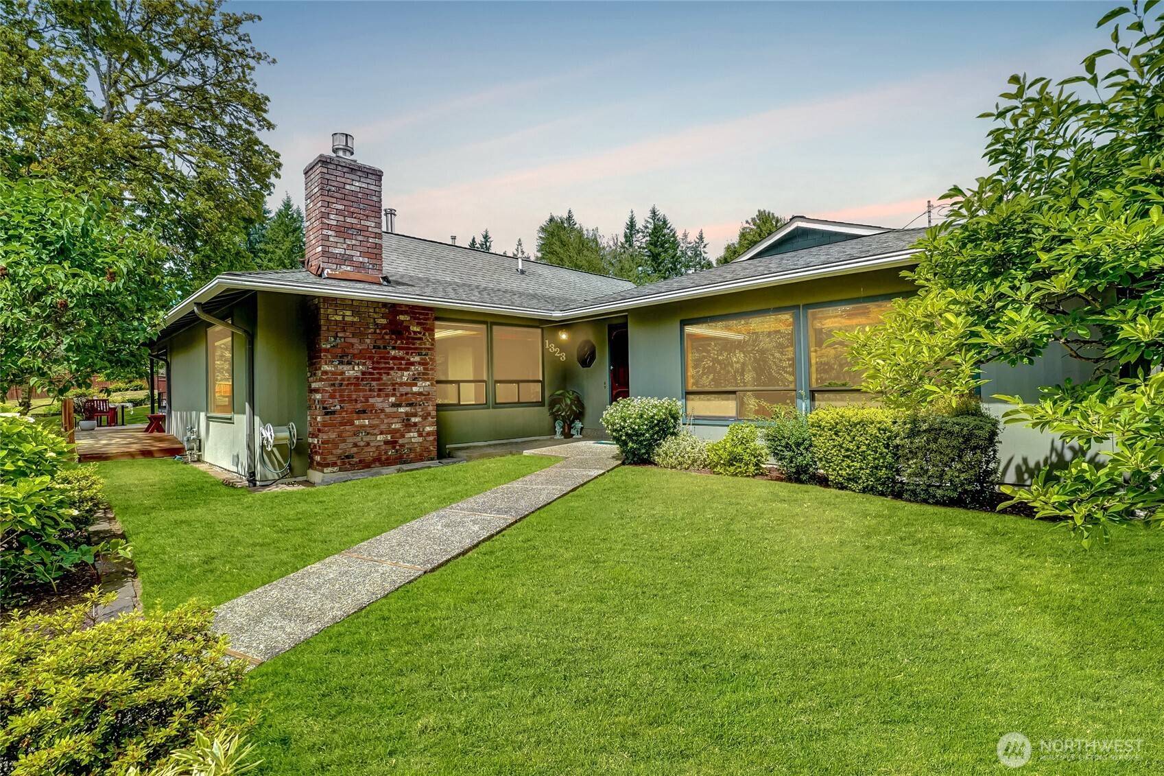 Sammamish, WA 98074,1323 216th AVE NE