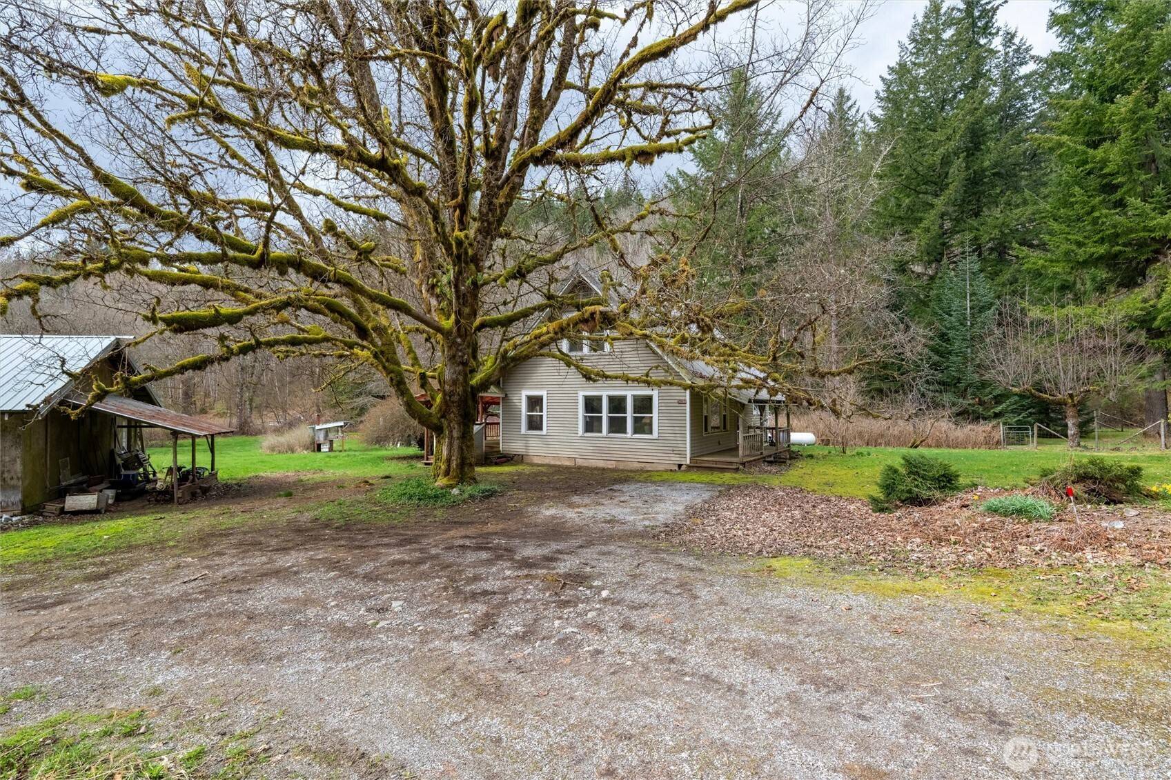 Maple Falls, WA 98266,7929 Silver Lake RD
