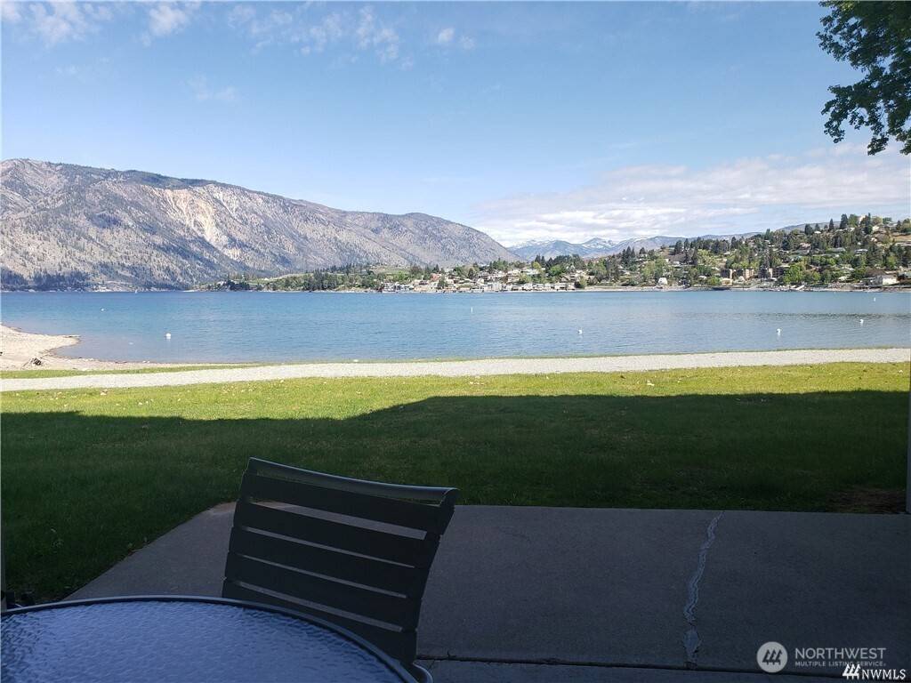 Manson, WA 98831,1 Beach 555-O