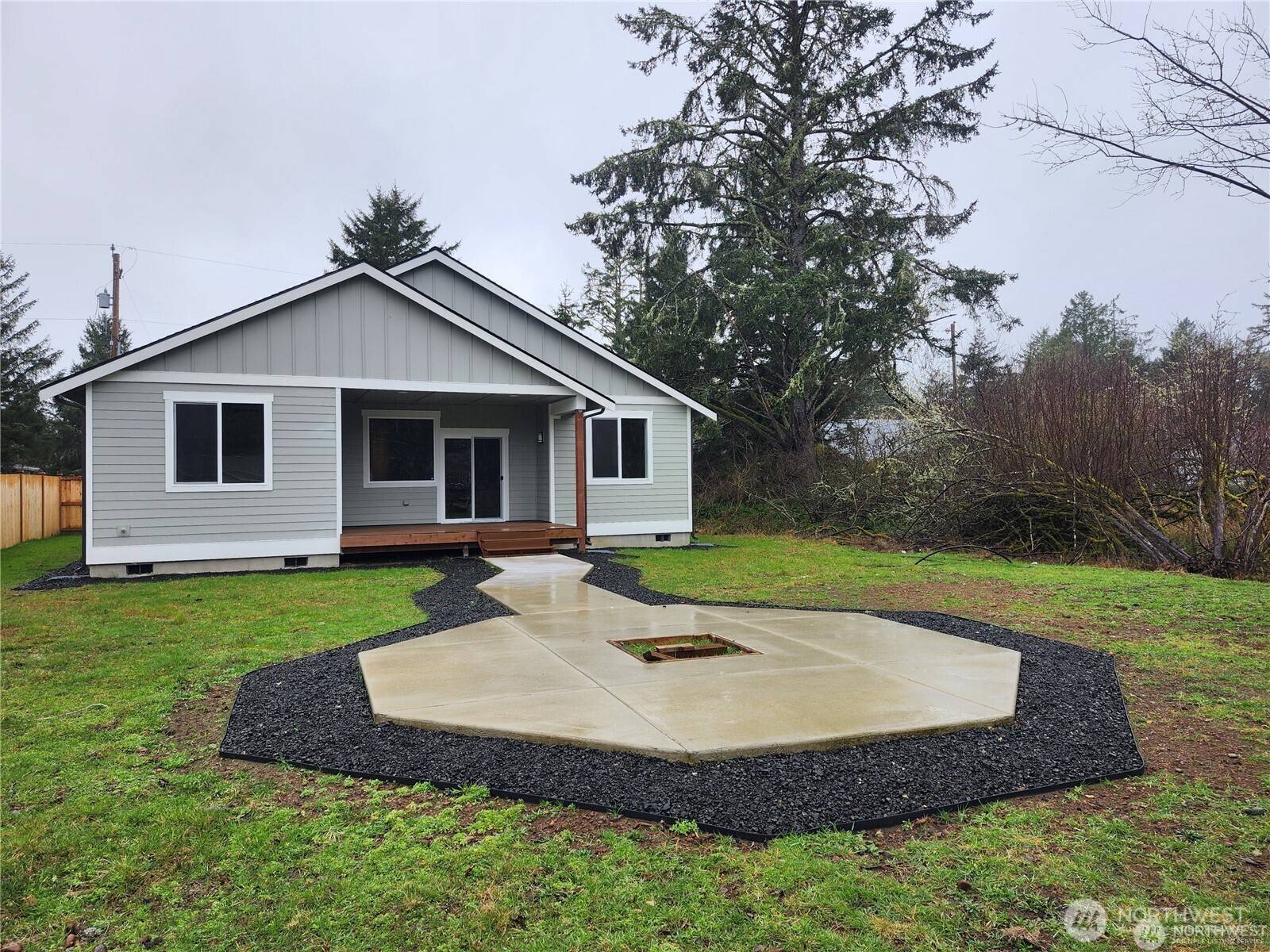Ocean Shores, WA 98569,508 Makah AVE SE