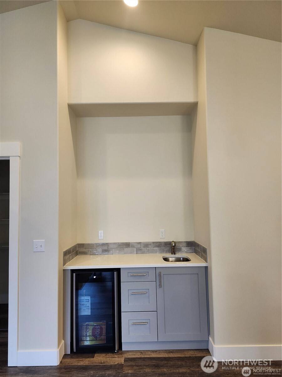 Ocean Shores, WA 98569,508 Makah AVE SE