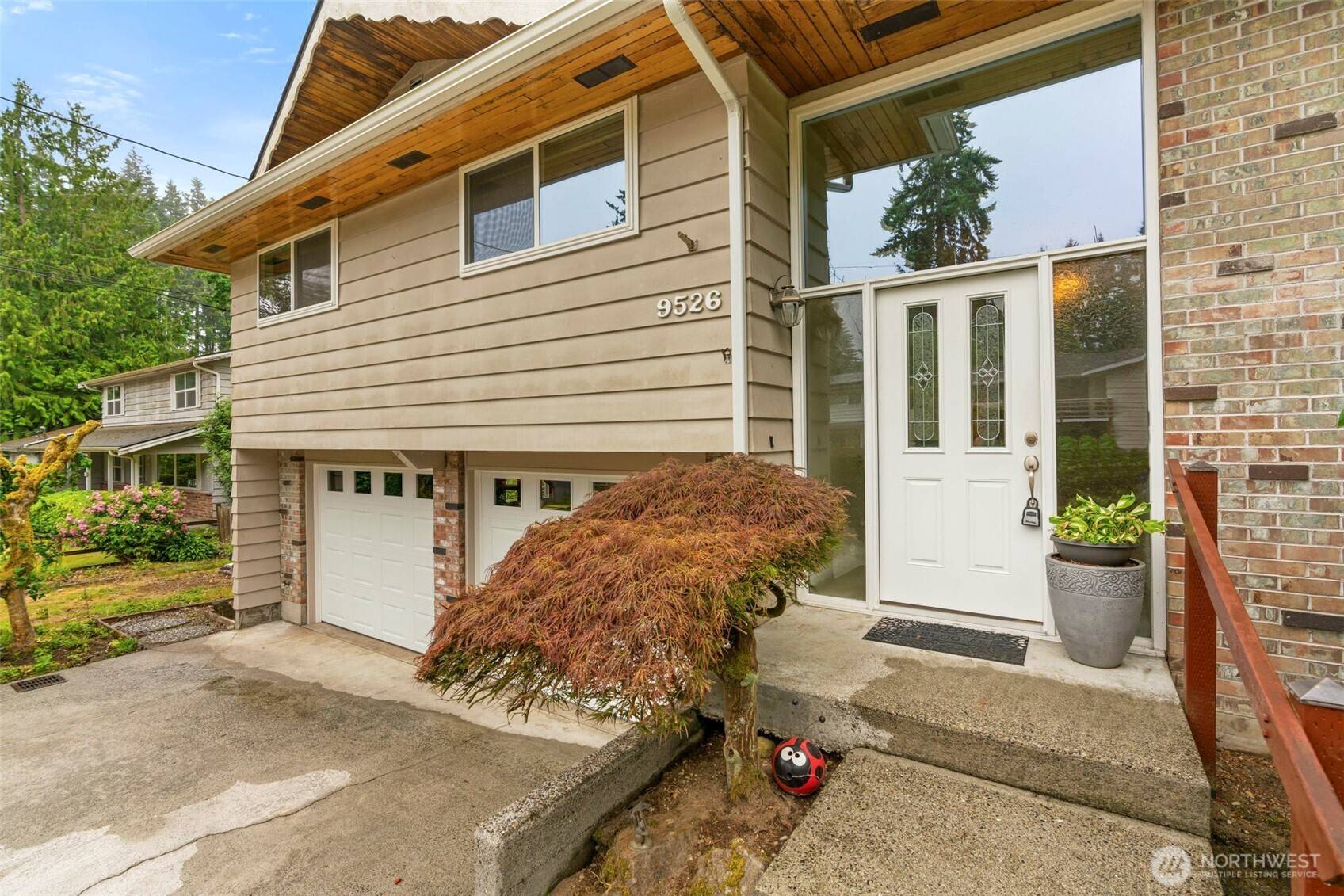 Edmonds, WA 98020,9526 235th ST SW