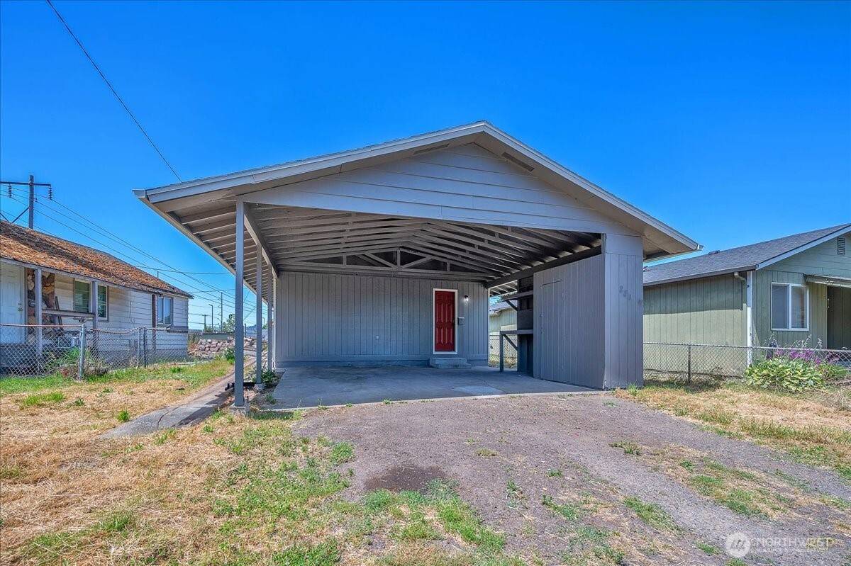 Longview, WA 98632,221 28th AVE