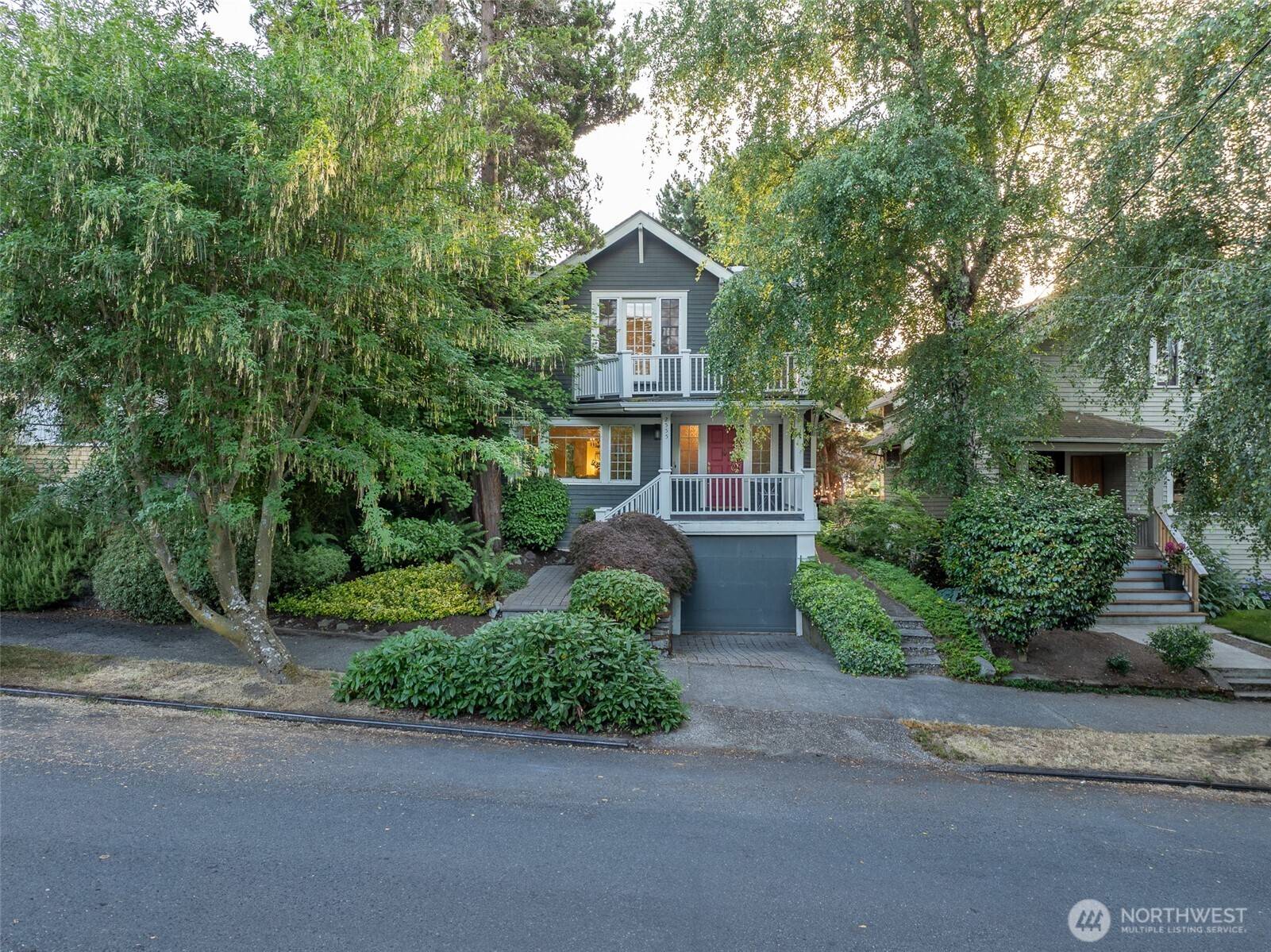 Seattle, WA 98109,2555 Queen Anne AVE N