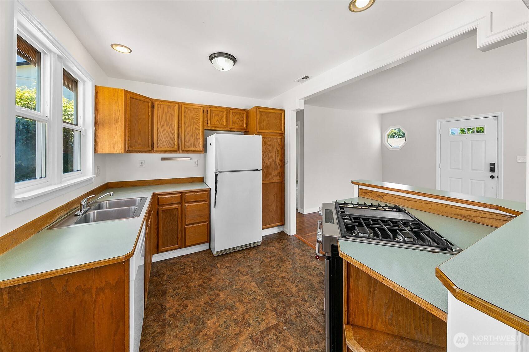 Burien, WA 98166,16024 10th AVE SW