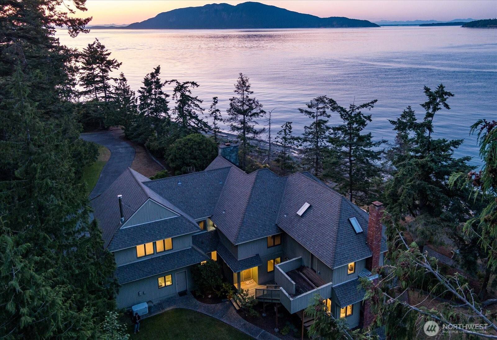 Anacortes, WA 98221,4079 Forest LN