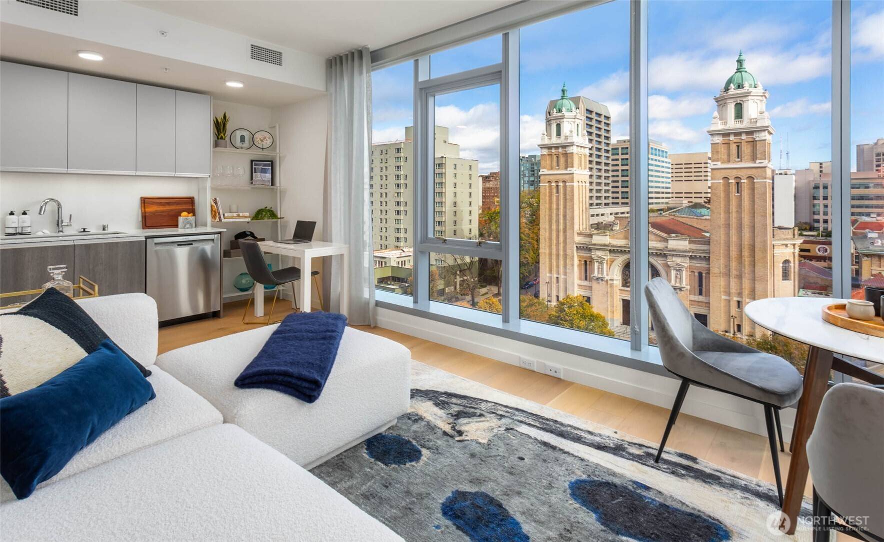 Seattle, WA 98104,800 Columbia ST #1009