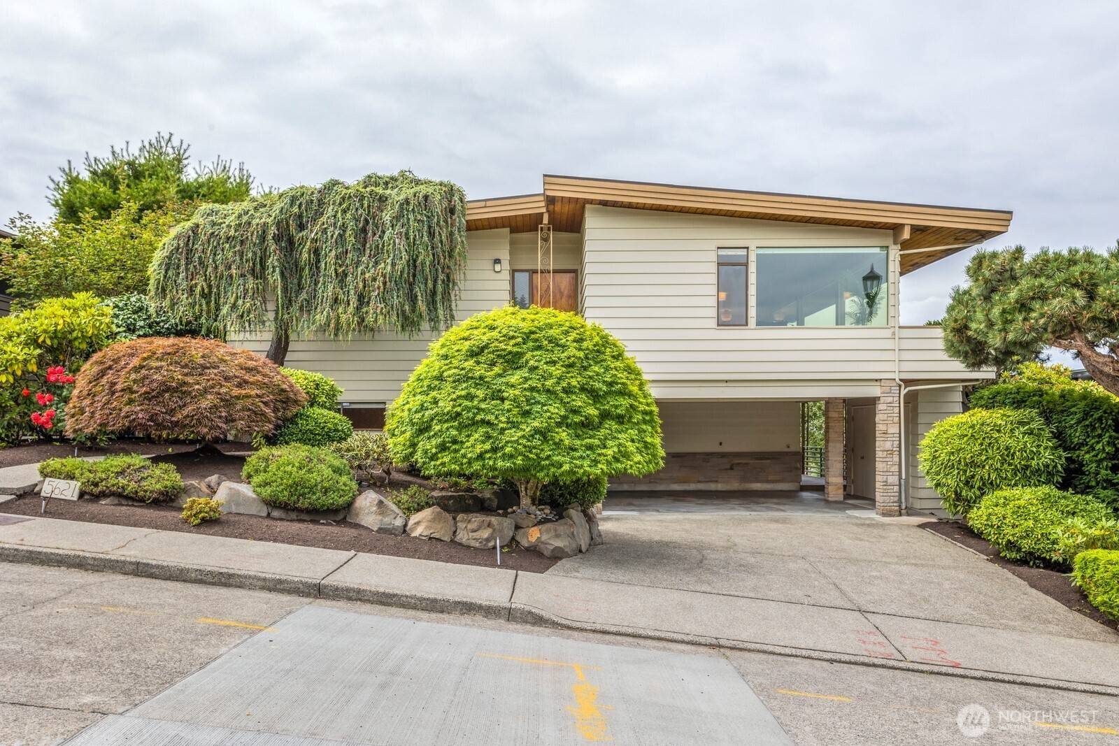 Seattle, WA 98116,5621 SW Manning ST