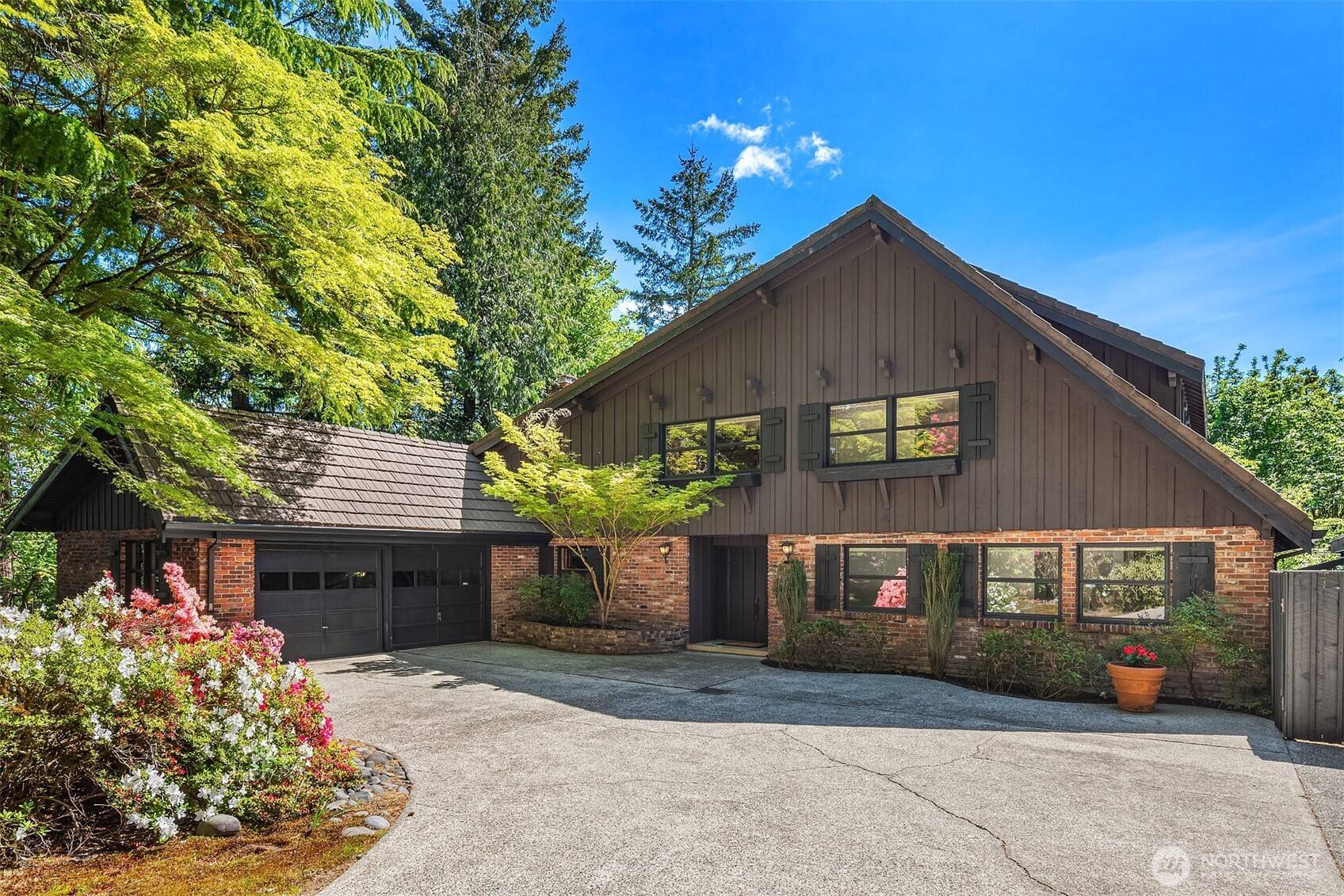 Bellevue, WA 98008,16521 NE 1st PL