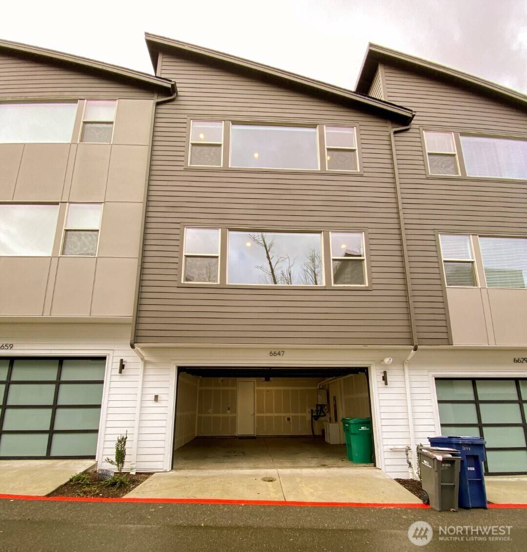 Newcastle, WA 98059,6647 137th Place SE