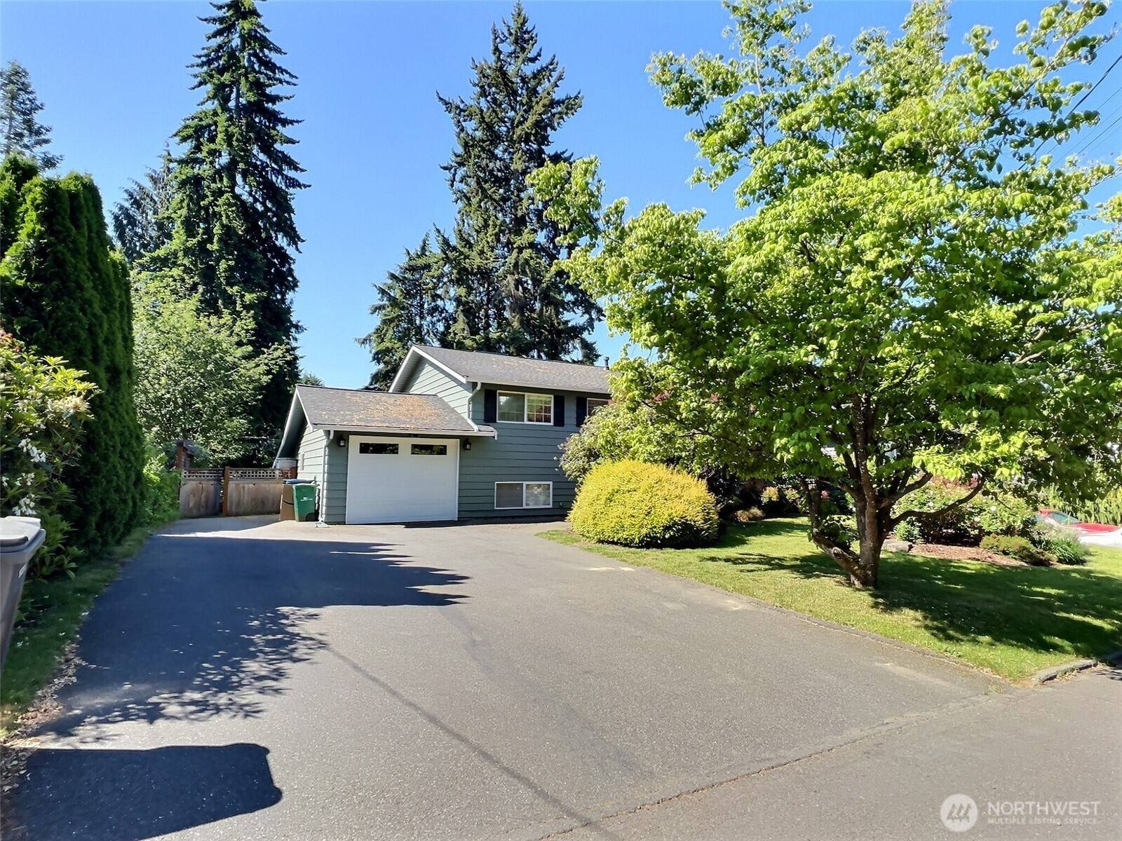 Kirkland, WA 98033,13003 NE 102nd PL
