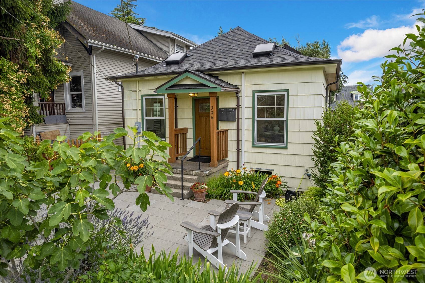 Seattle, WA 98103,326 N 79th ST