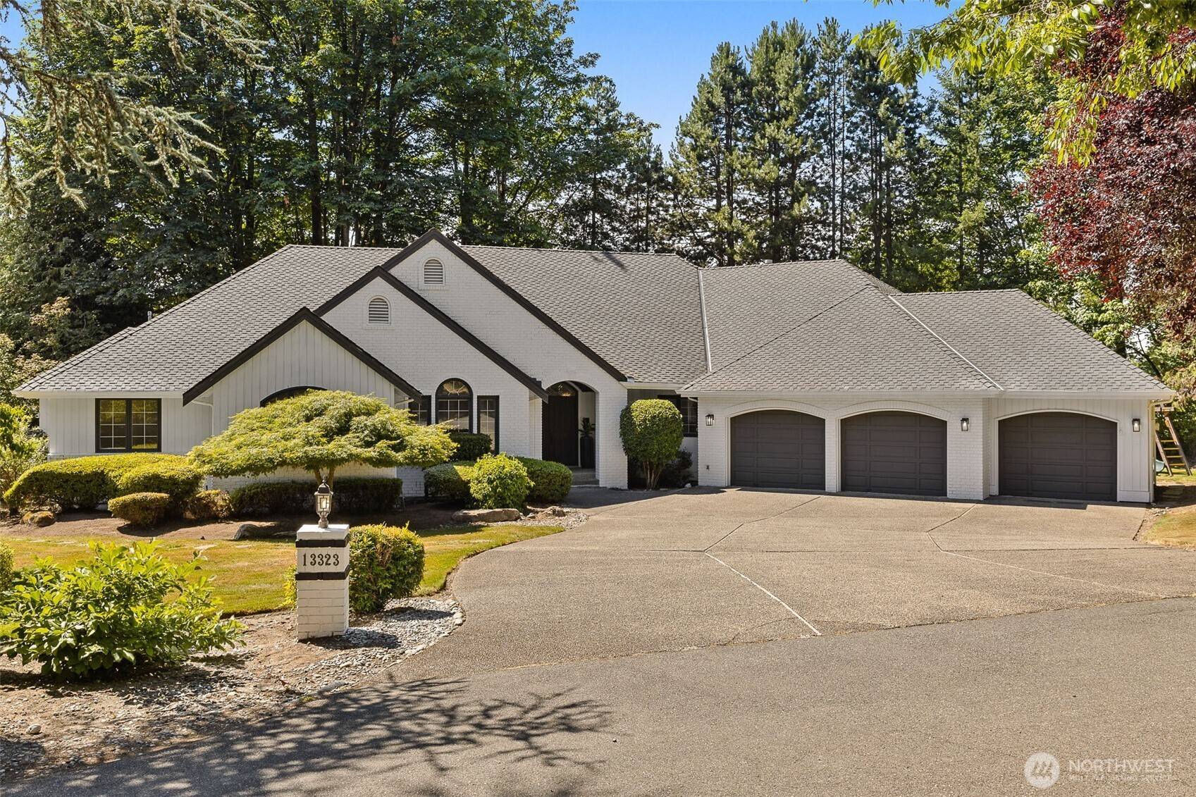 Woodinville, WA 98077,13323 211st PL NE