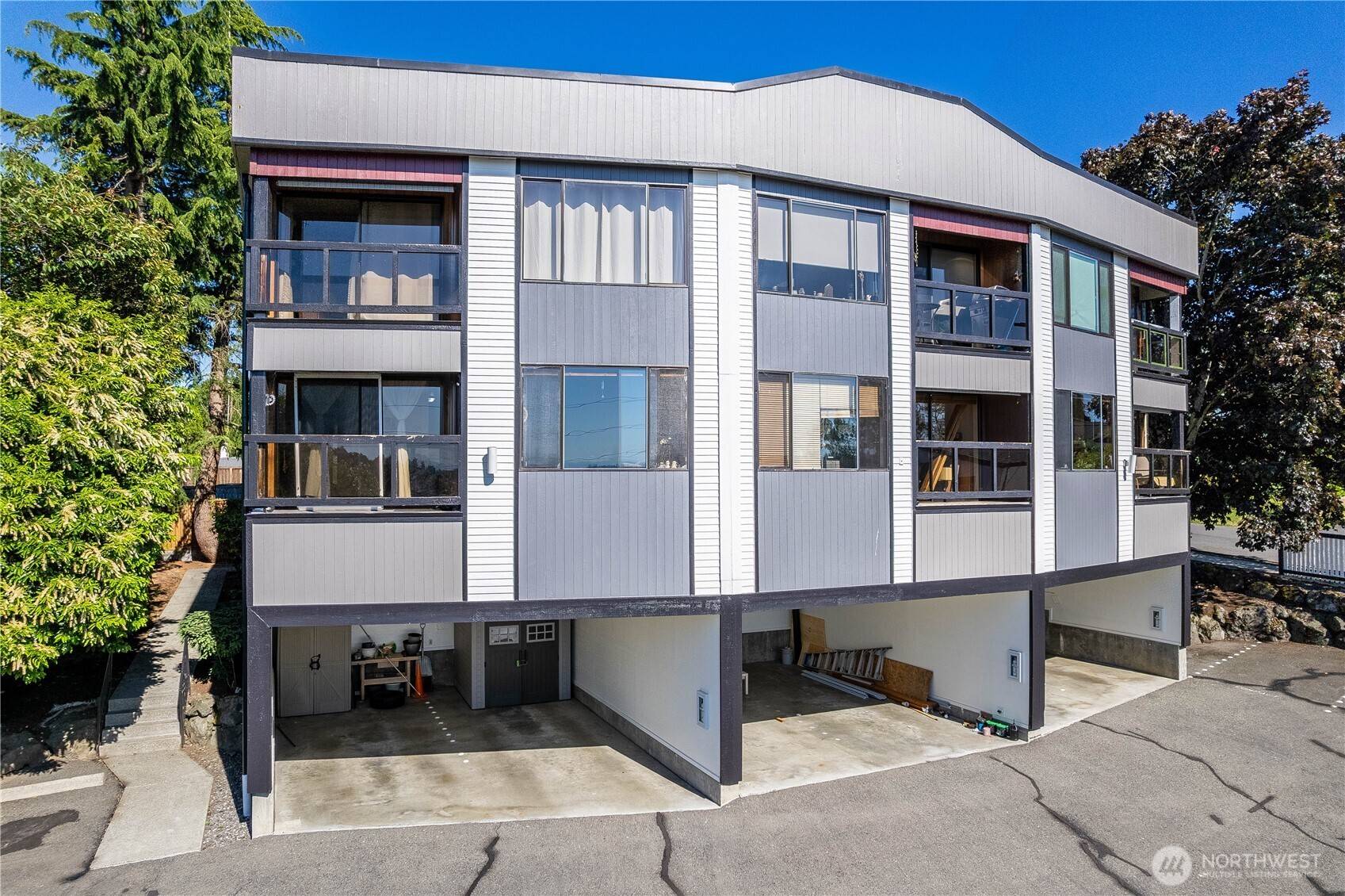 Renton, WA 98056,740 N 32nd ST #3