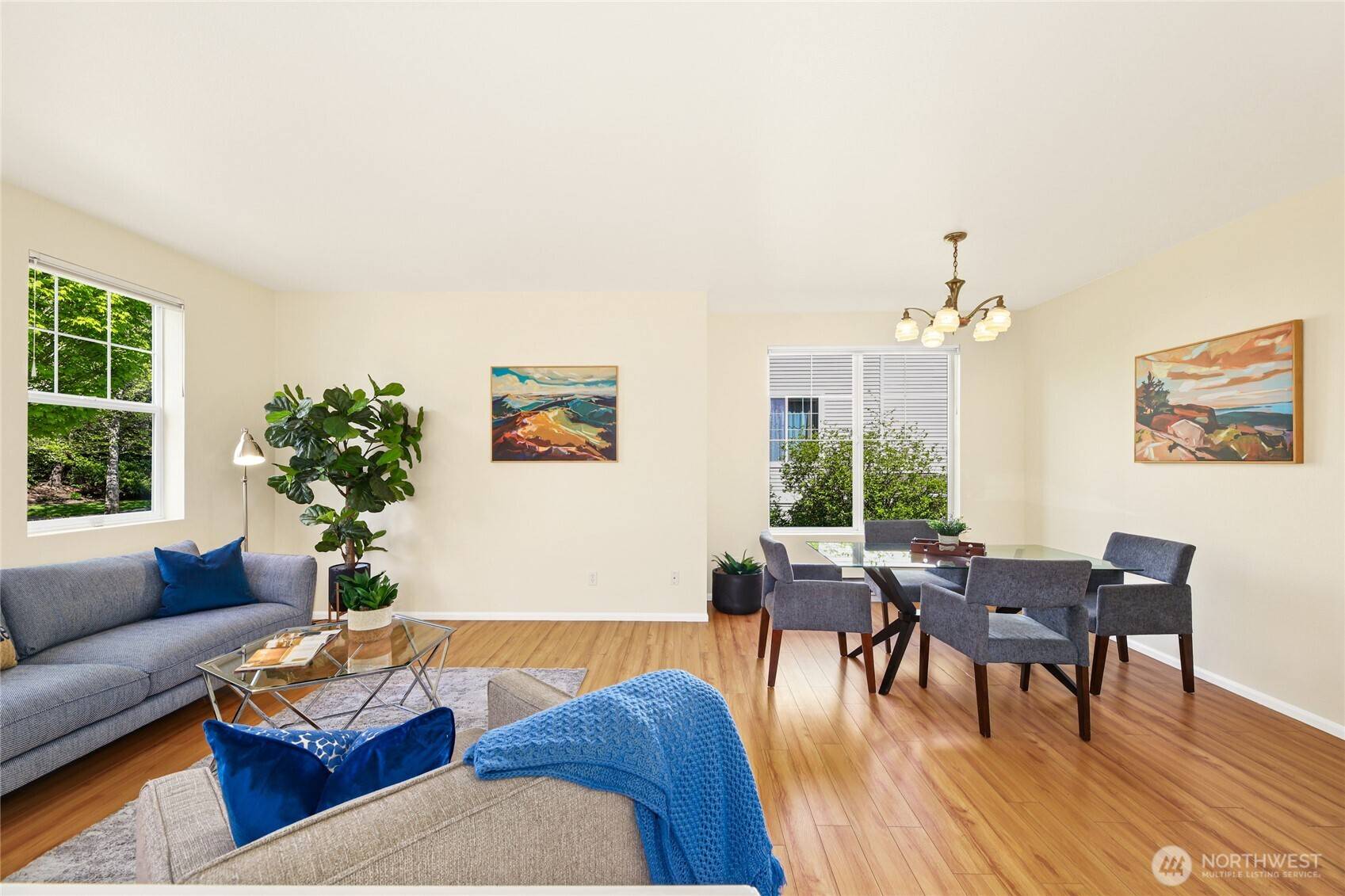 Seattle, WA 98118,6868 Holly Park DR S