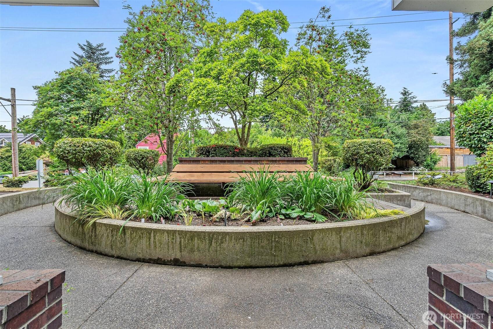 Seattle, WA 98103,411 N 90th St #406
