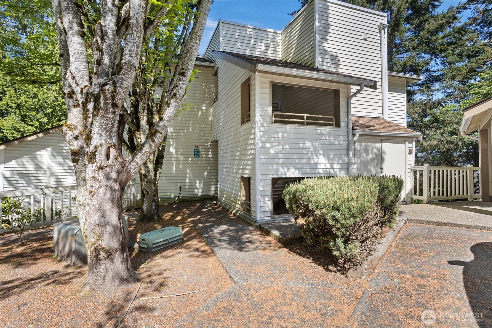 Redmond, WA 98052,7583 Old Redmond Rd #B206