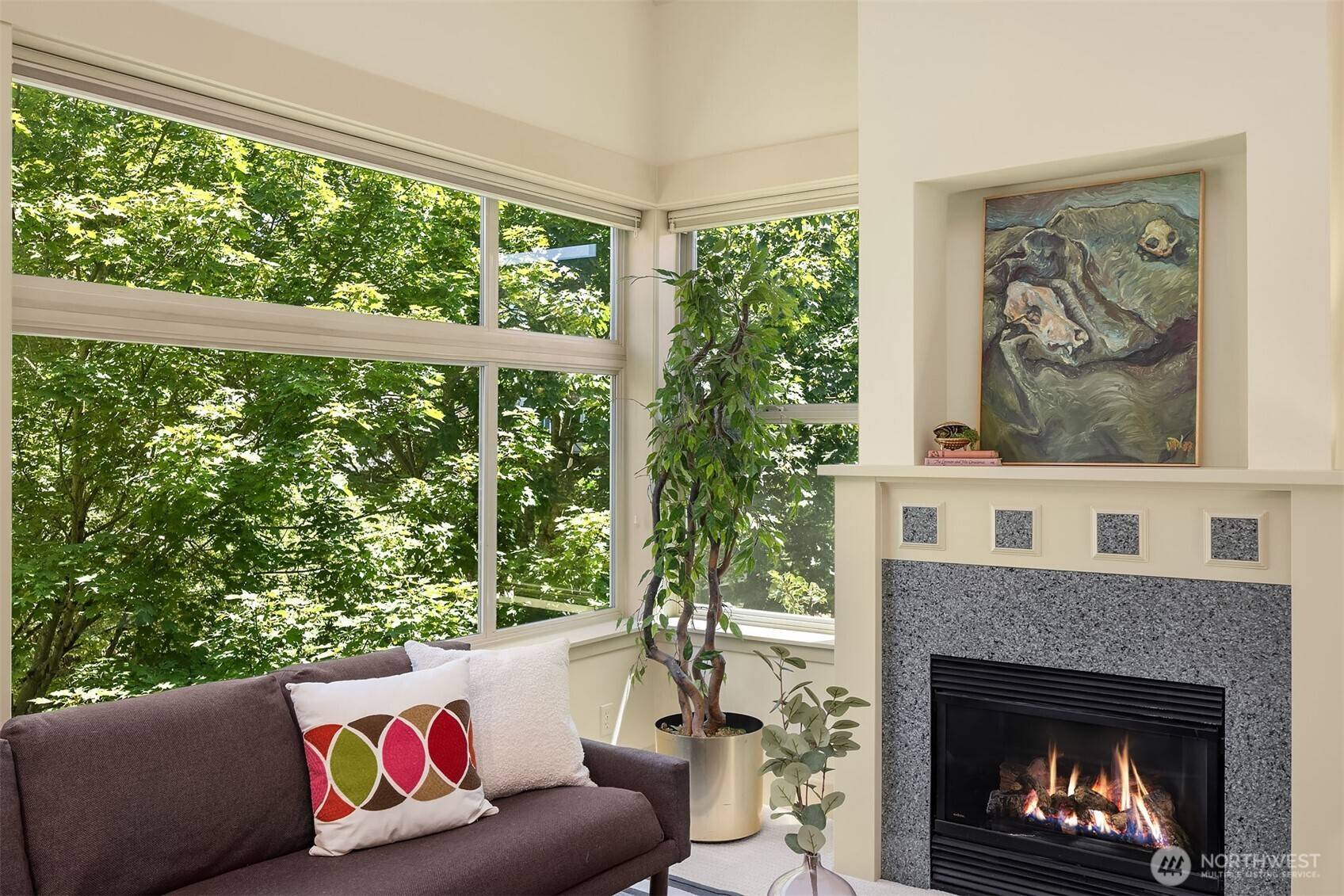 Seattle, WA 98102,2035 Eastlake AVE E #301