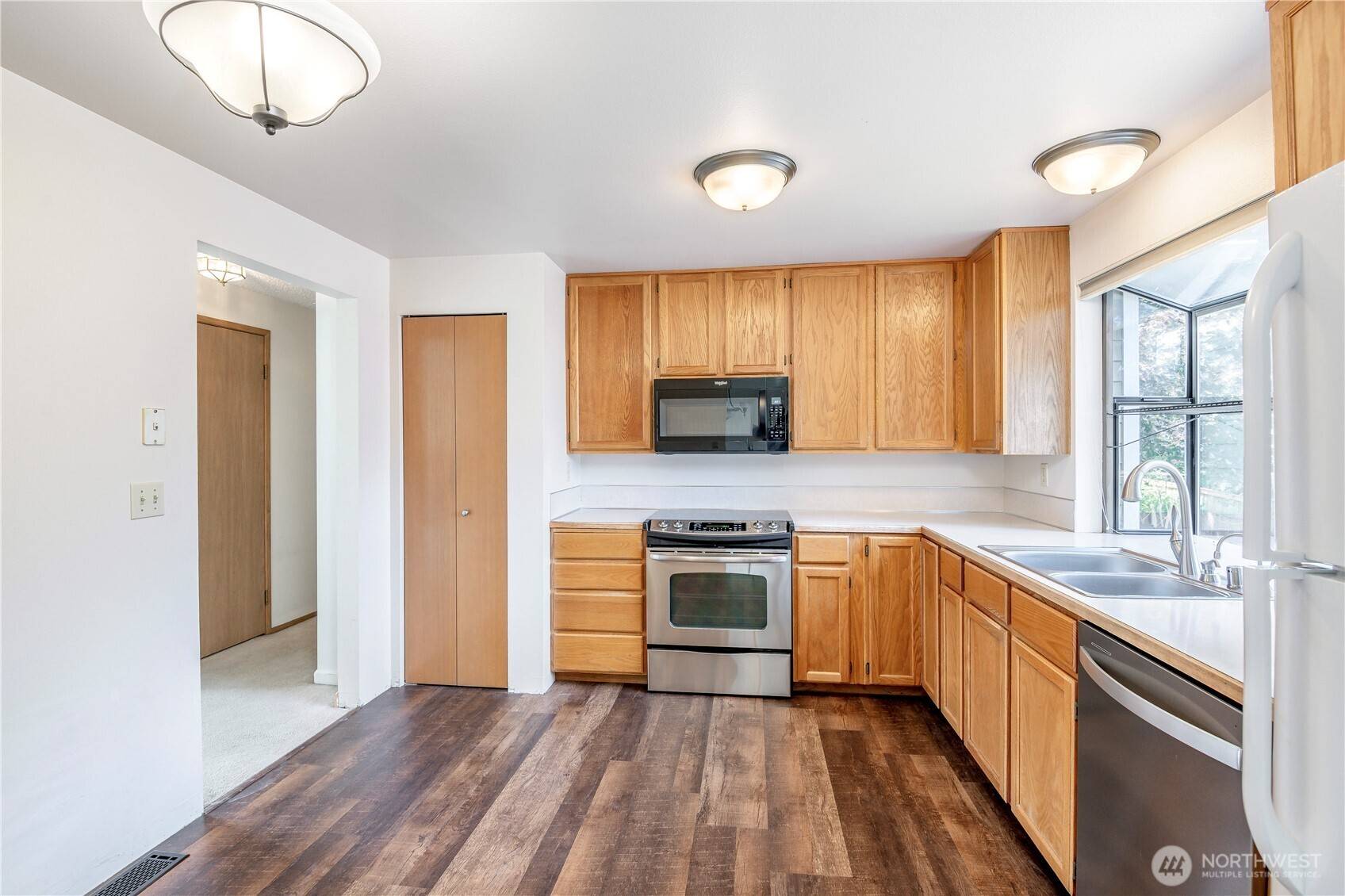 Renton, WA 98059,154 Vashon PL NE