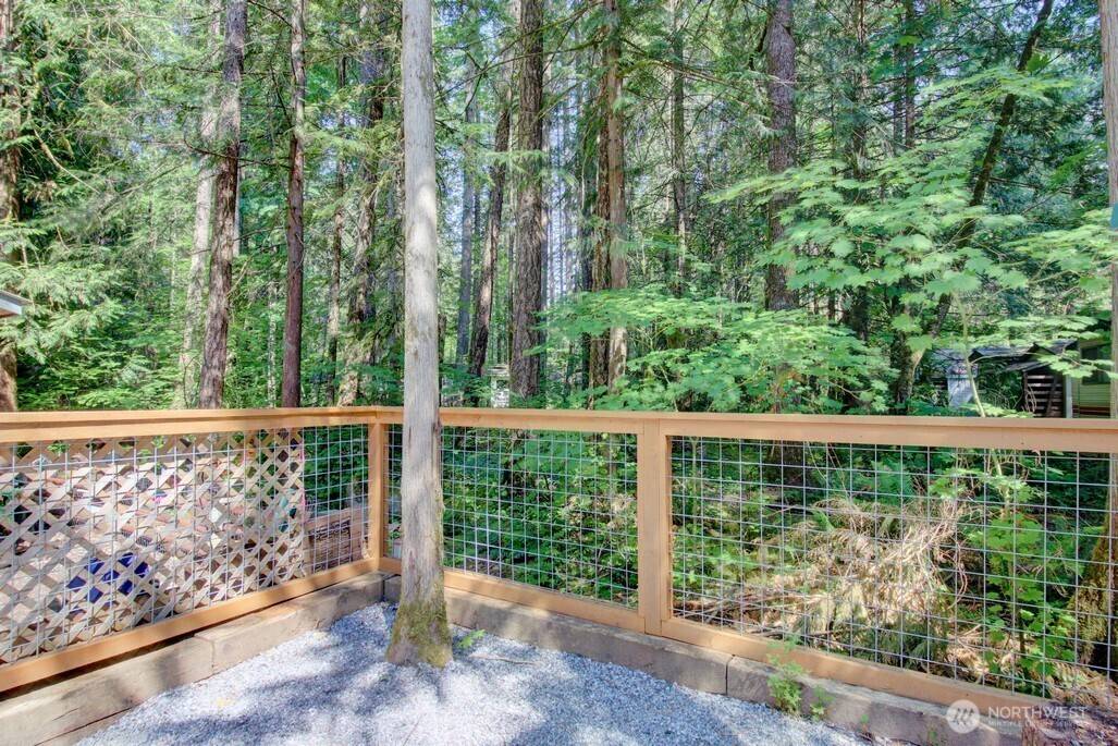 Deming, WA 98244,92 Riverside DR