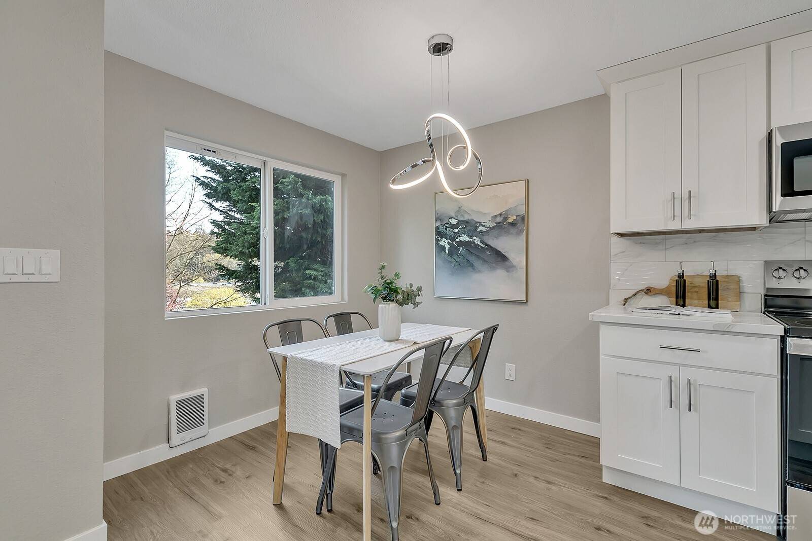 Tukwila, WA 98188,15210 Macadam RD S #E-206