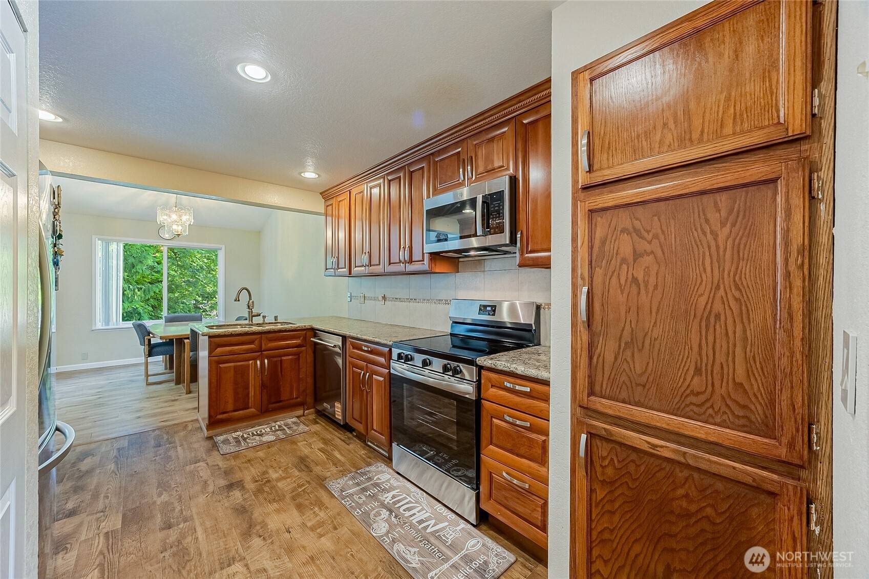 Bellevue, WA 98006,4164 Factoria BLVD SE #B11