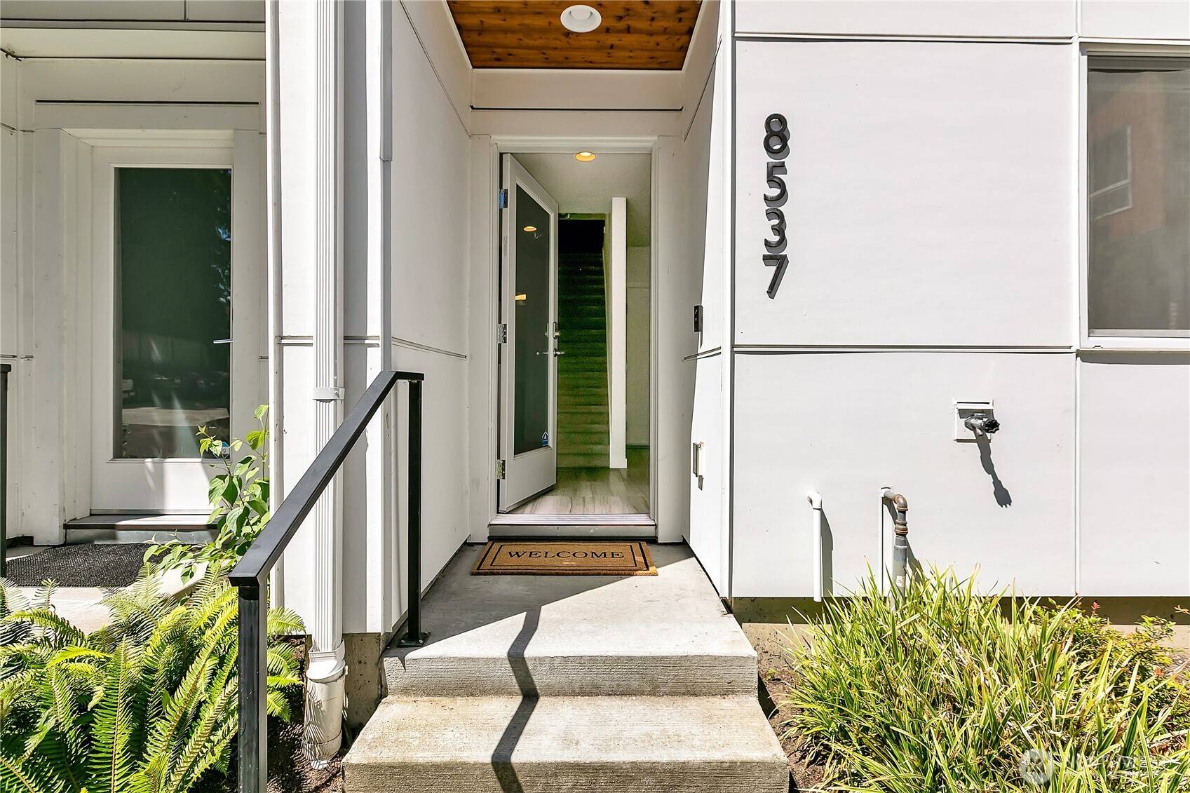 Seattle, WA 98115,8537 22nd PL NE