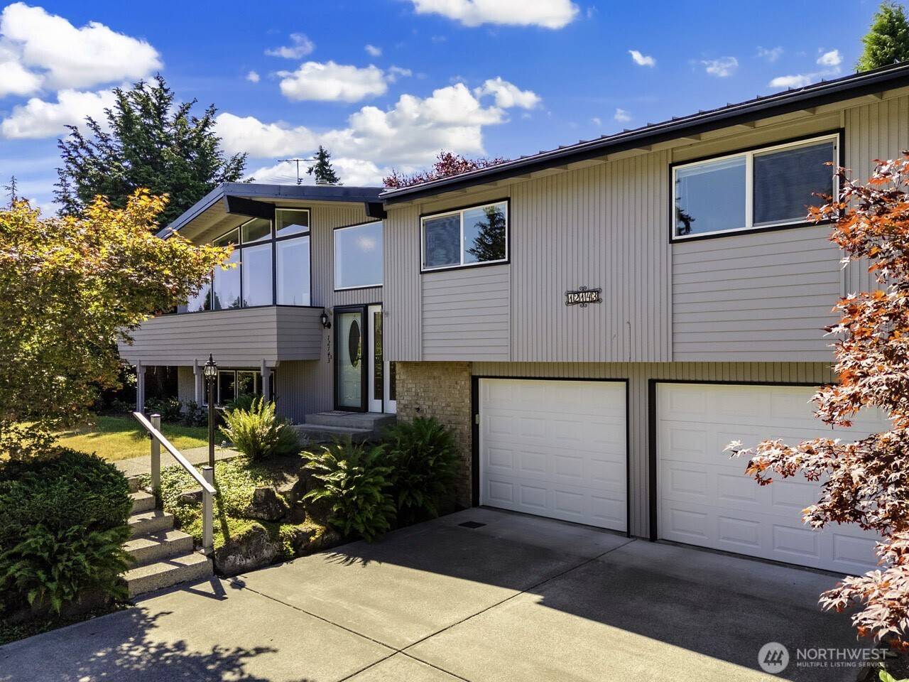 Bellevue, WA 98006,12143 SE 68th PL