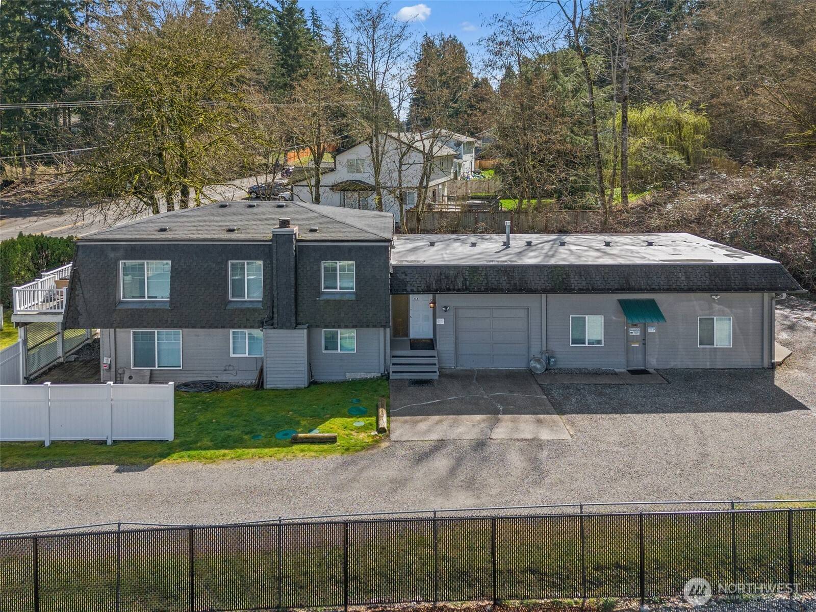 Lake Tapps, WA 98391,3302 W Tapps DR E