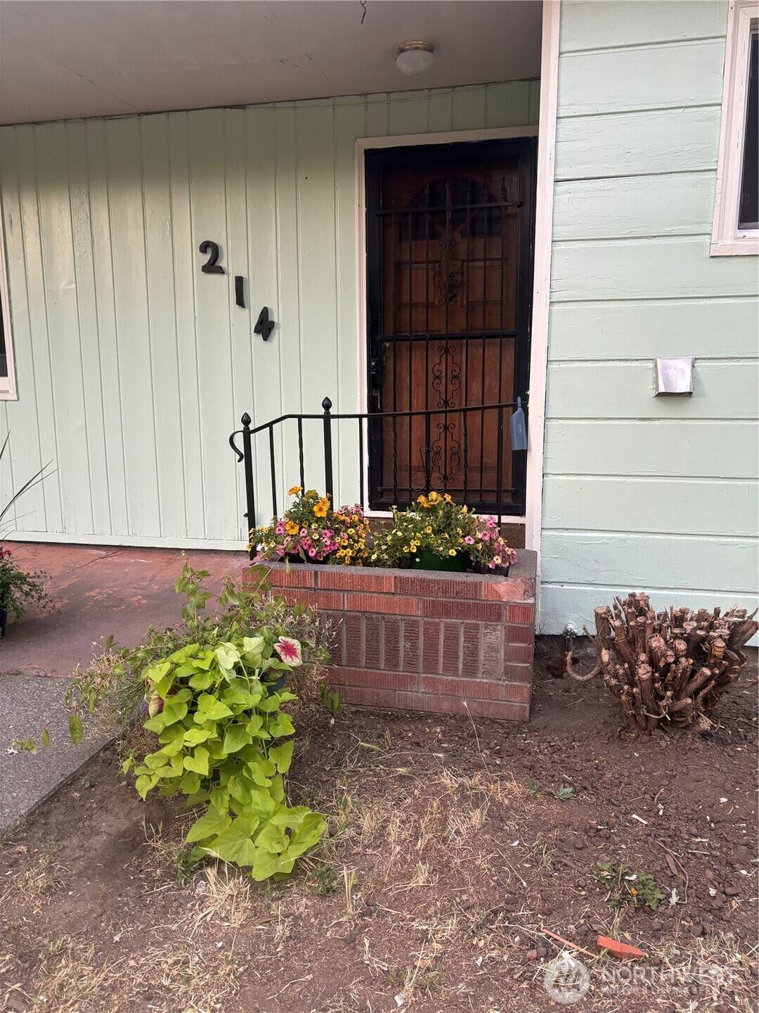 Dayton, WA 99328,214 N 2nd ST