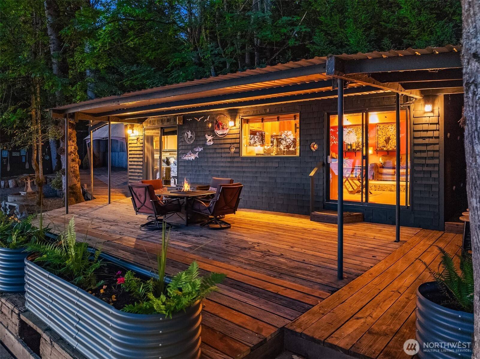 Sammamish, WA 98074,23 BUNGALOW E Lake Sammamish Pkwy NE