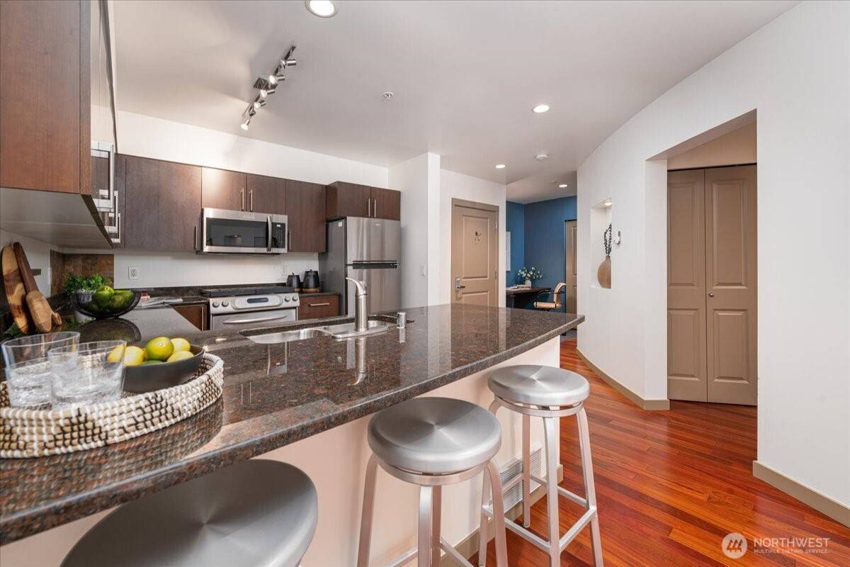 Seattle, WA 98107,5615 24th AVE NW #32