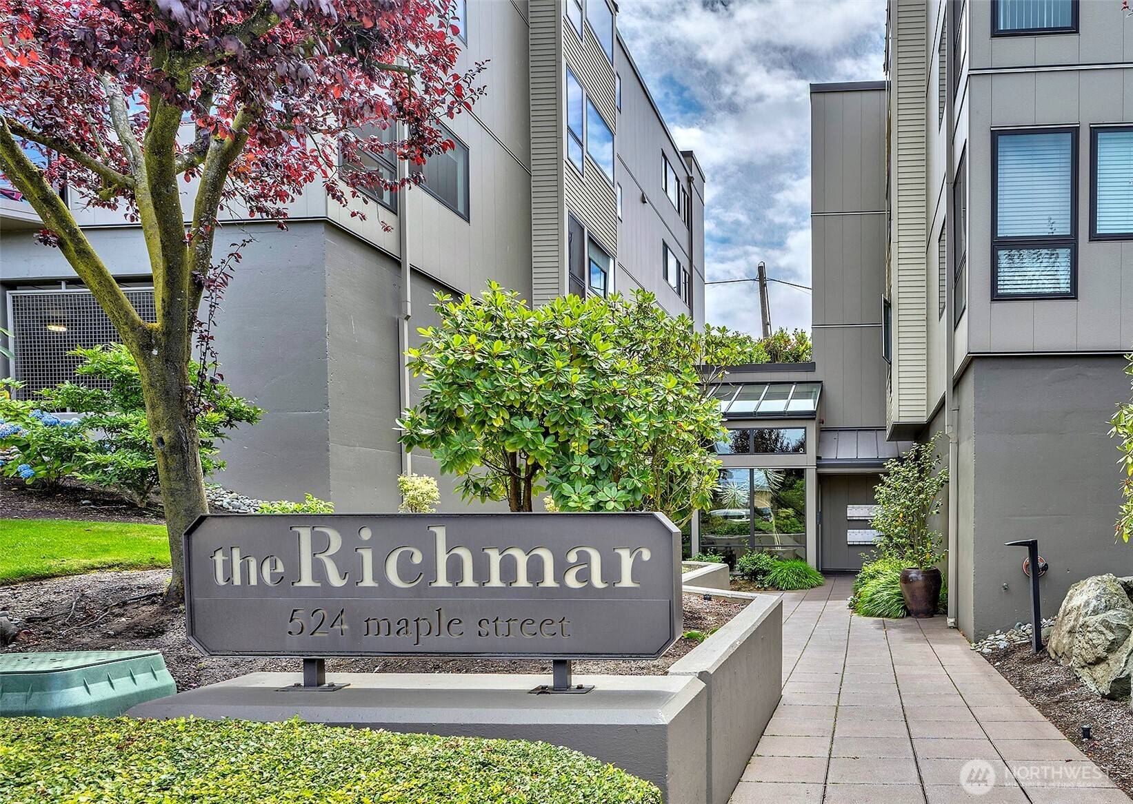 Edmonds, WA 98020,524 Maple ST #105