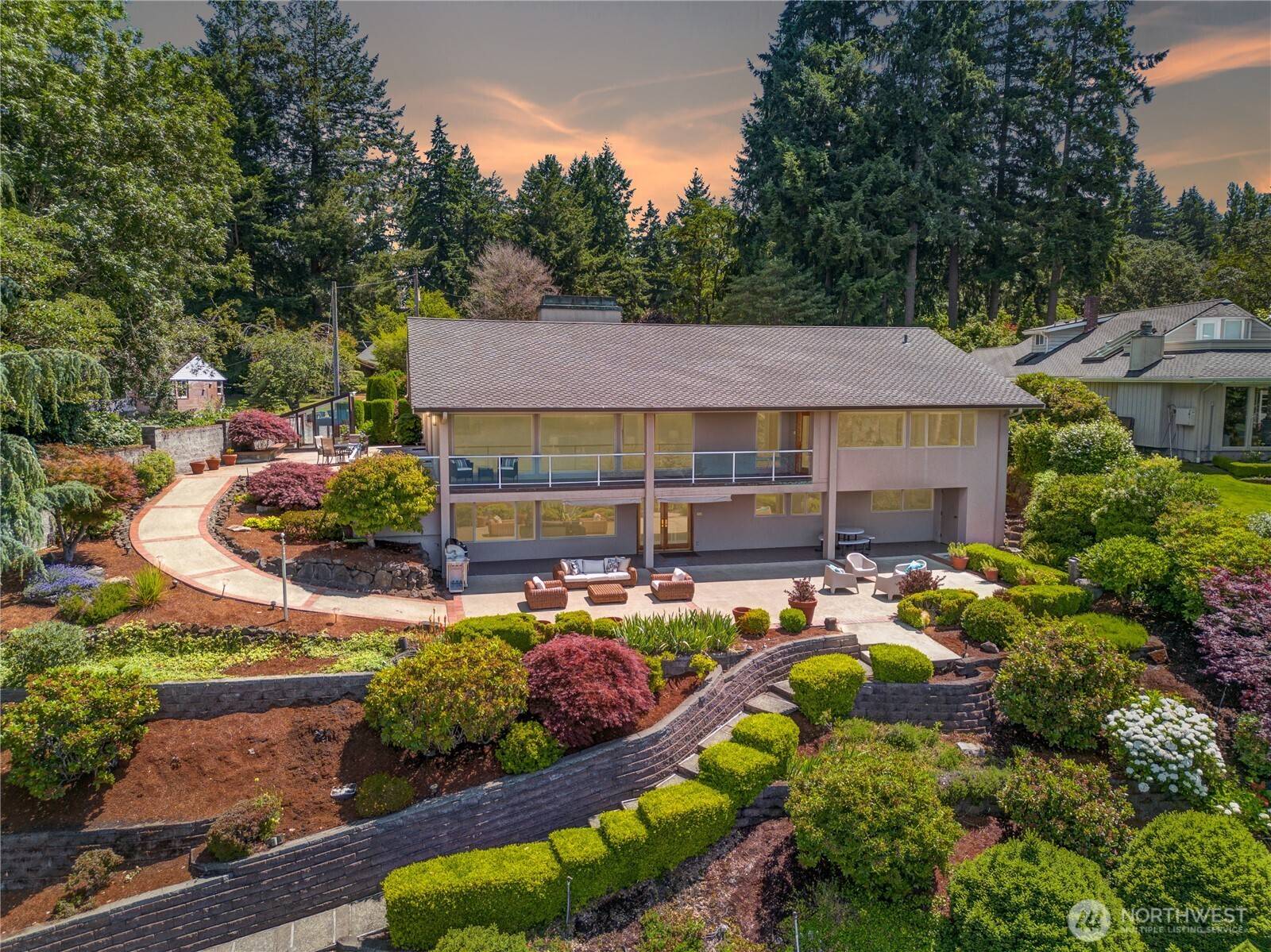 Lakewood, WA 98499,6638 Hilltop LN