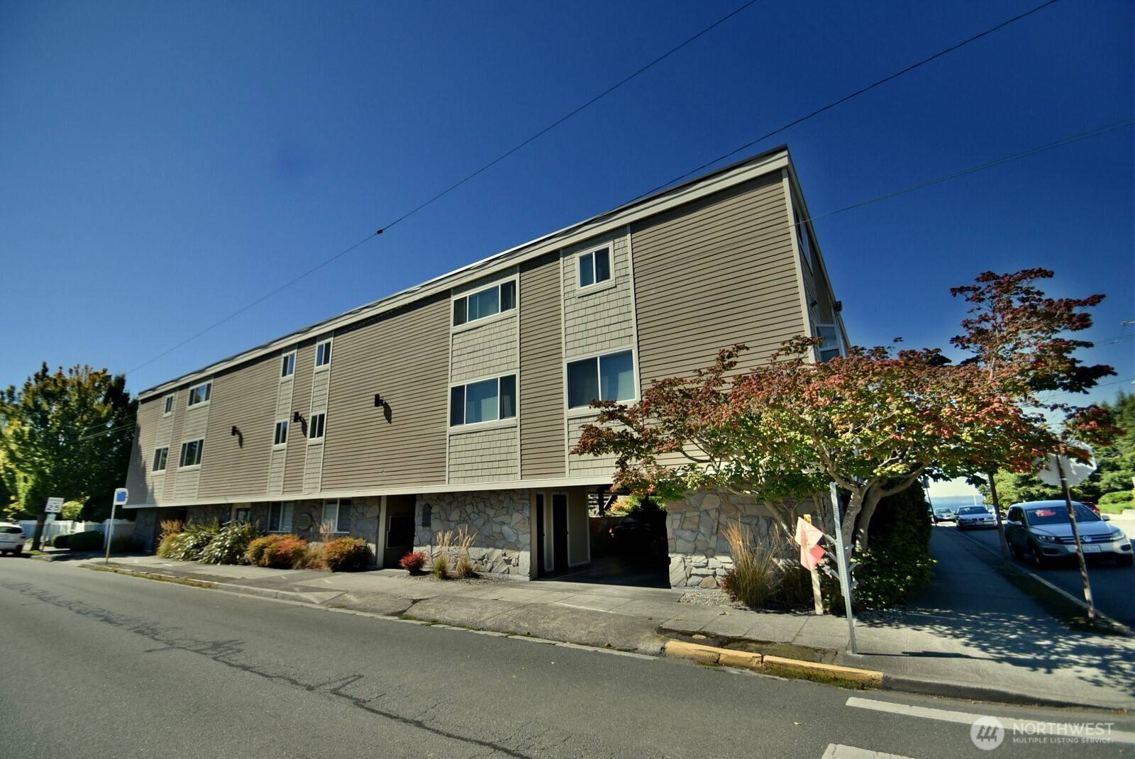 Edmonds, WA 98020,233 3rd AVE N #7