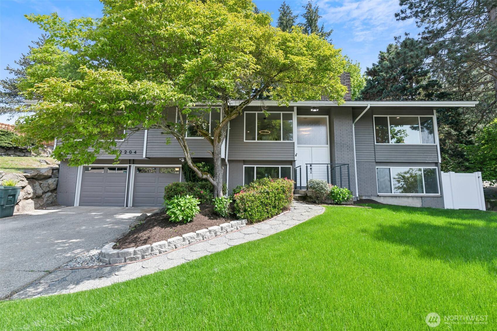 Bellevue, WA 98005,2204 139th PL SE