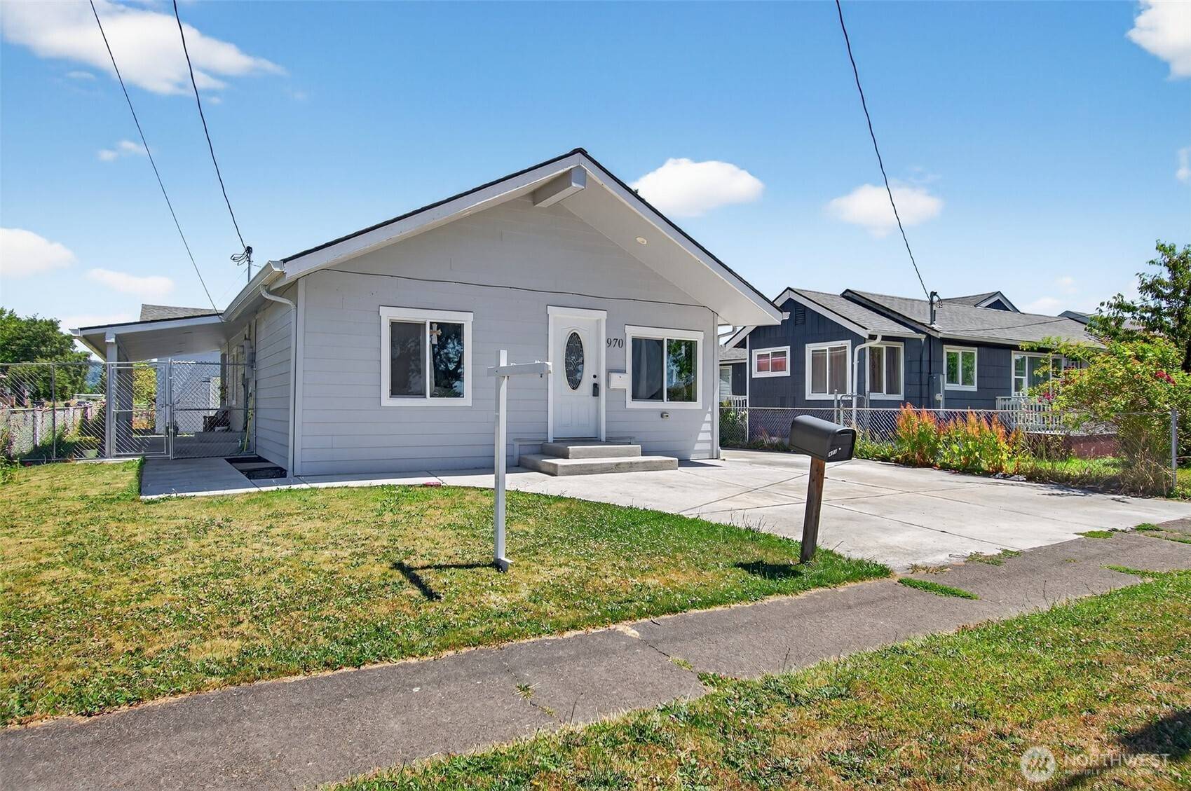 Longview, WA 98632,970 9th AVE